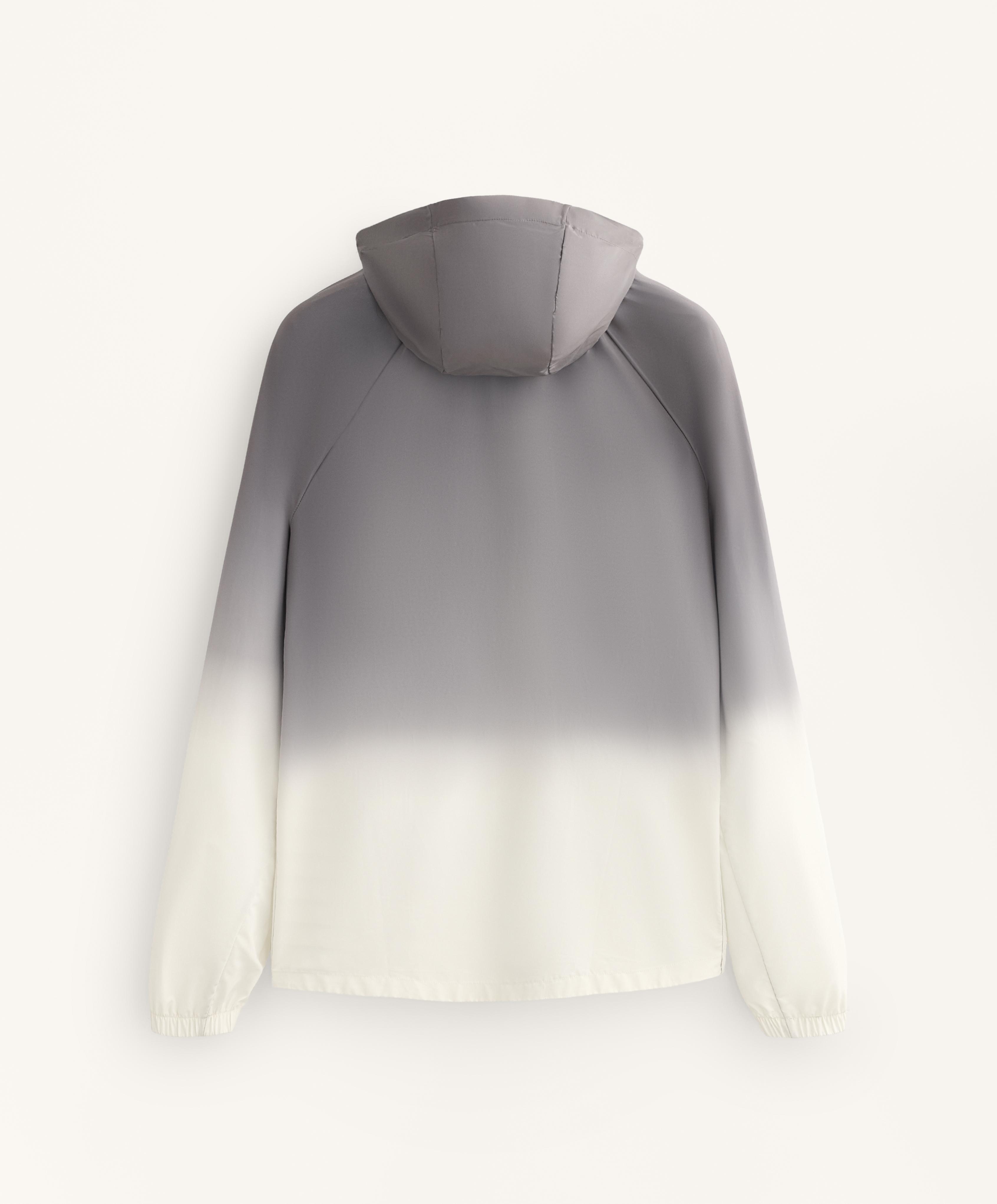 Lightweight water-repellent reflective jacket