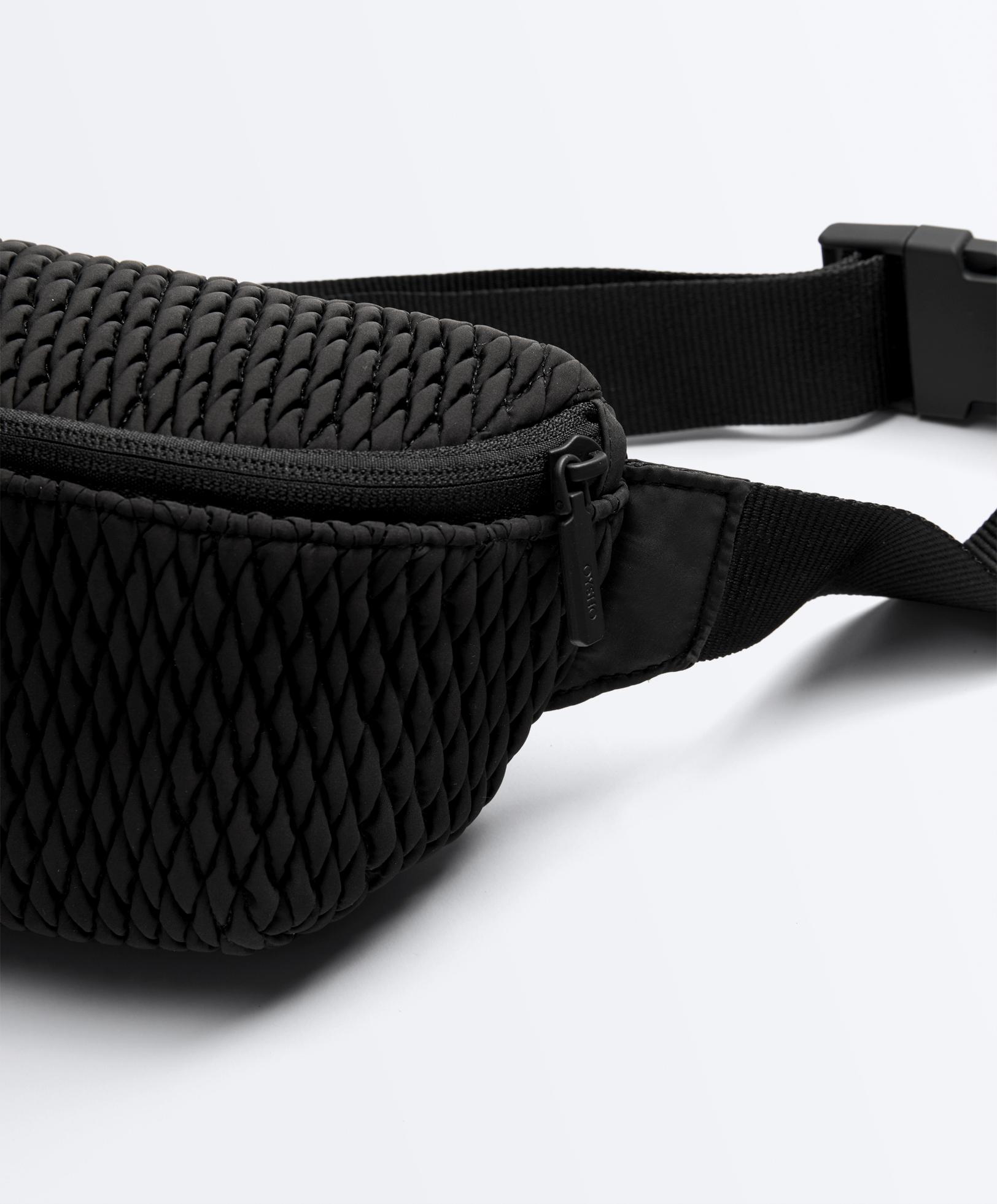 Padded belt bag — BLACK