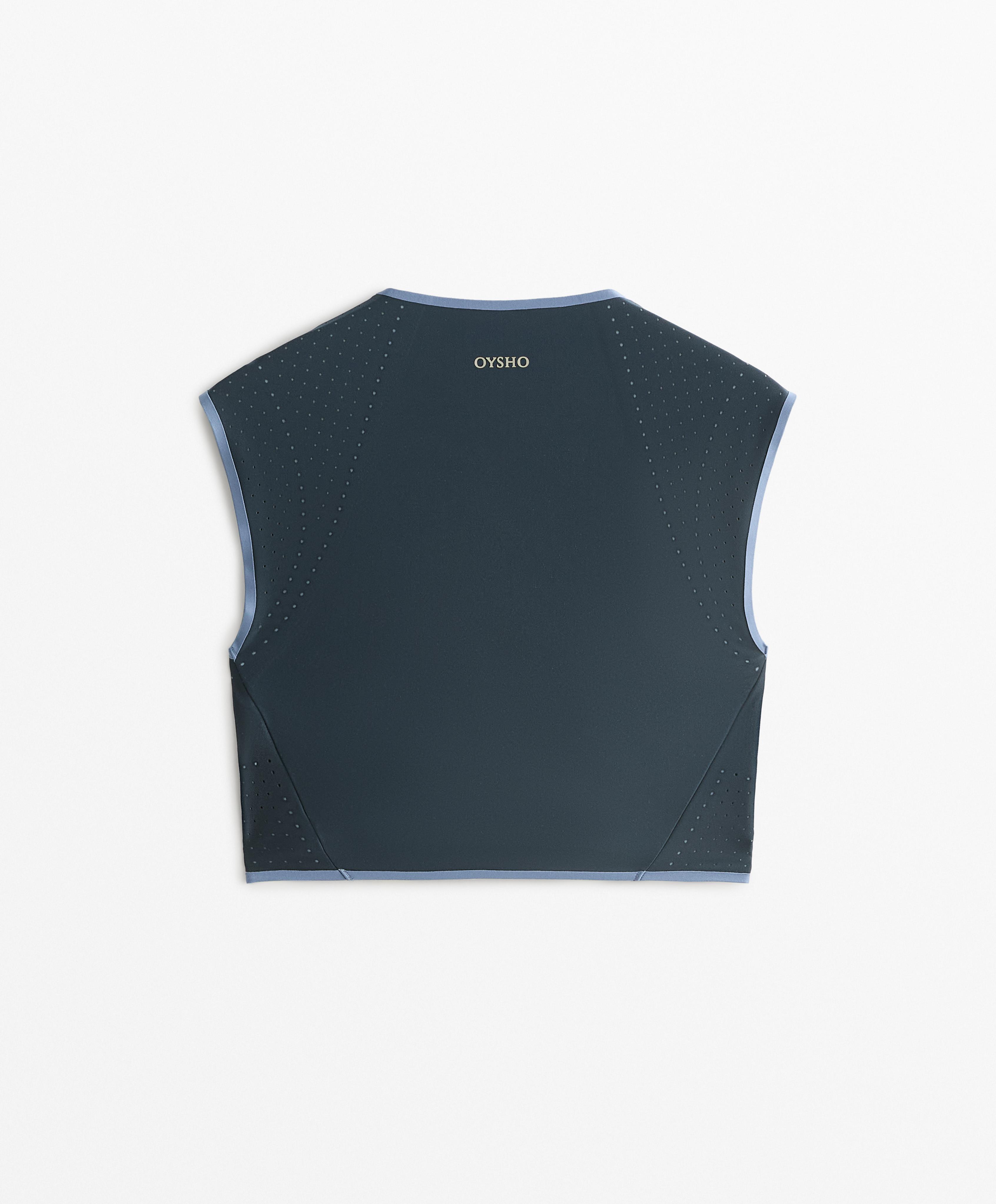 Perfect-adapt perforated tank top with cups