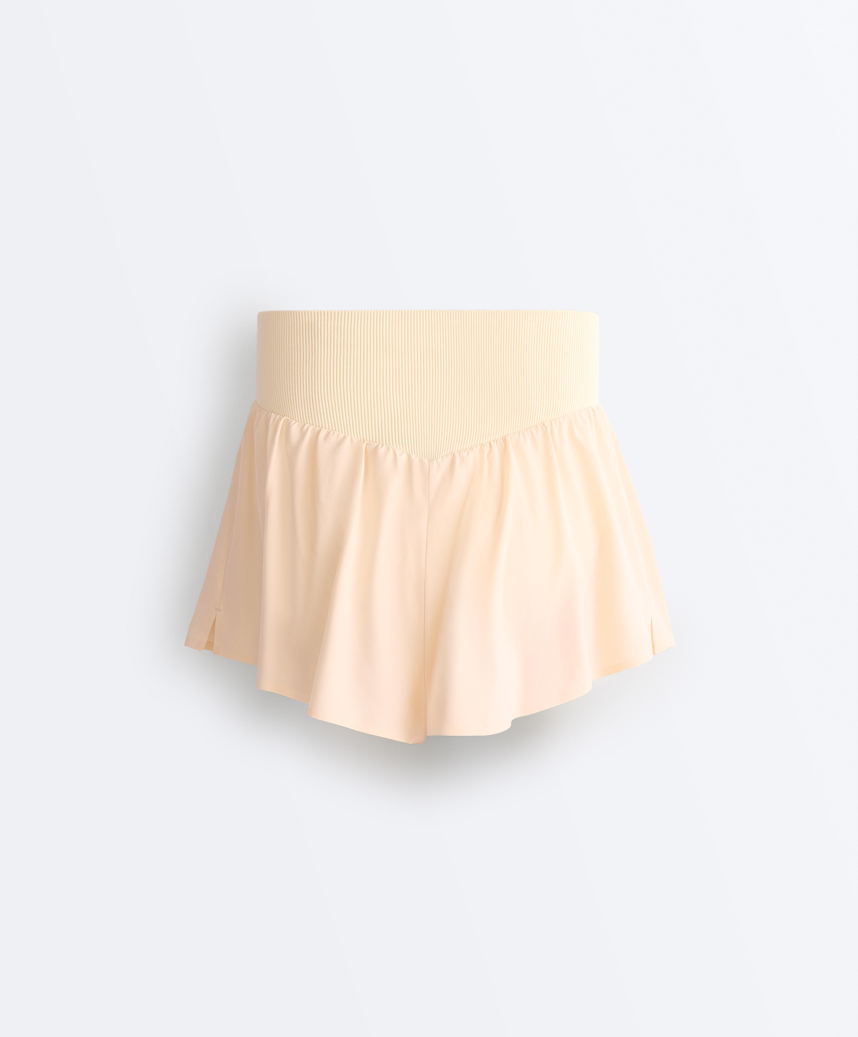 High-rise seamless technical shorts — VANILLA