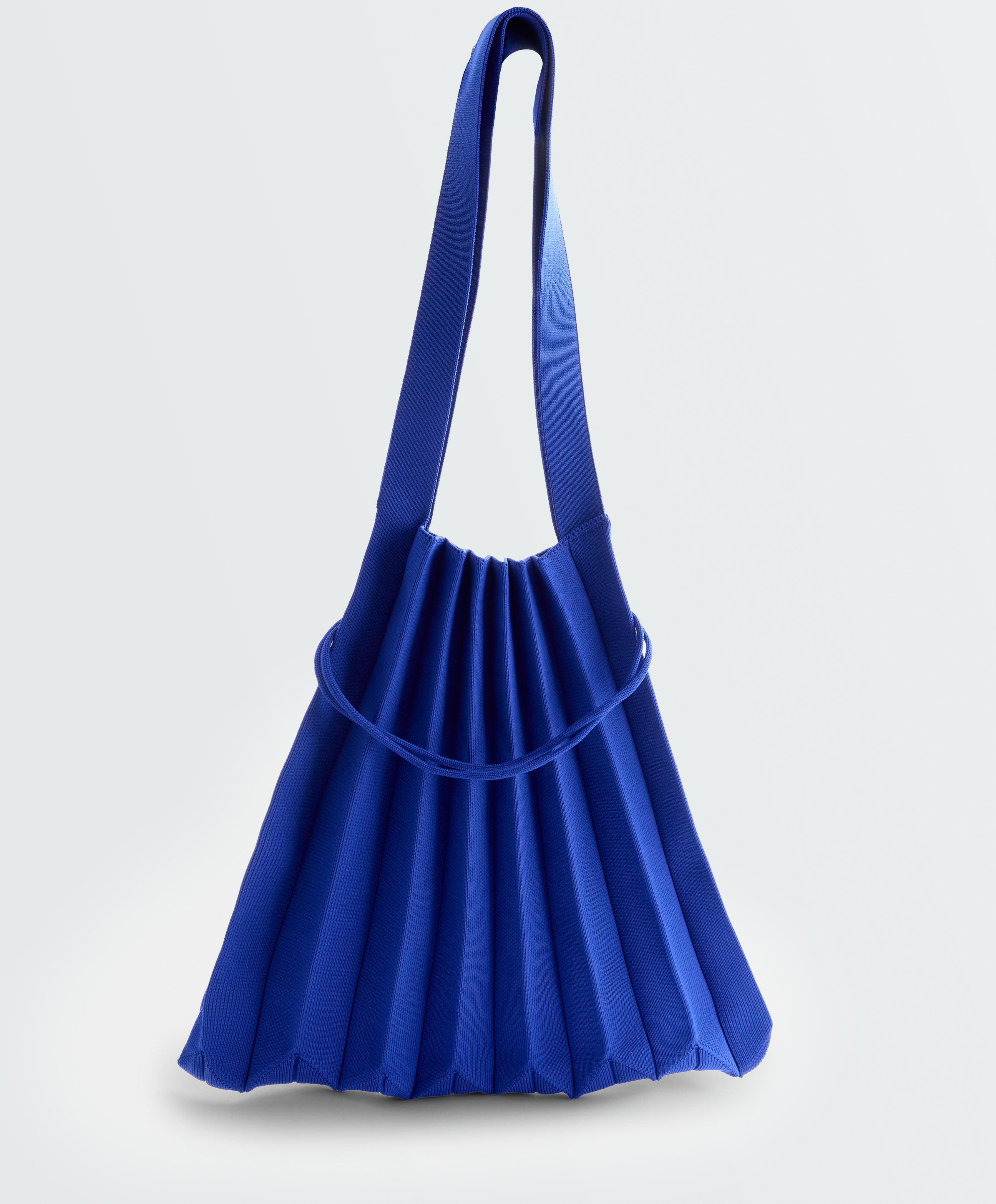 Pleated knit bag — KLEIN BLUE