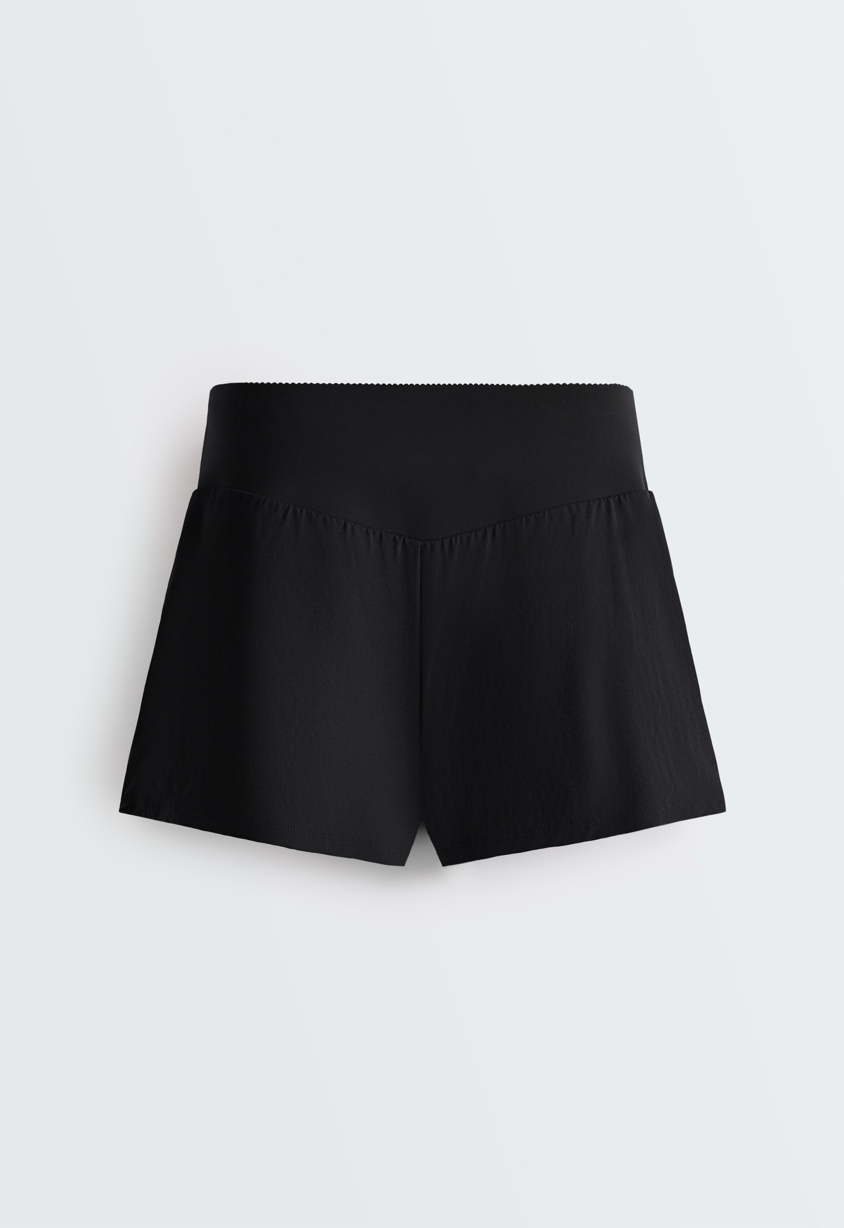 2-in-1 Compressive shorts with pocket — BLACK