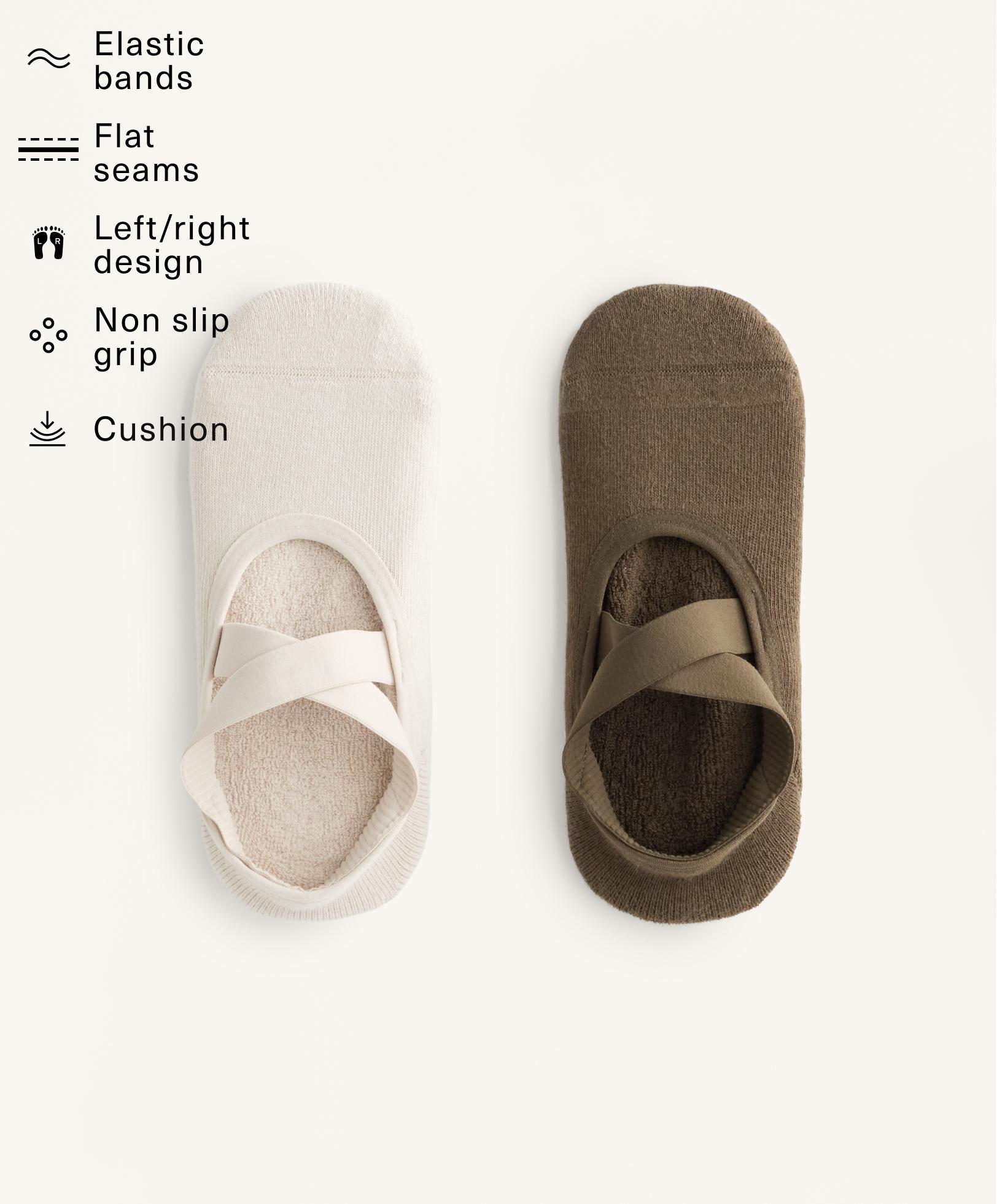2 pairs of cotton blend yoga and Pilates socks with crossover straps 2 pairs of cotton blend yoga and Pilates socks with crossover straps