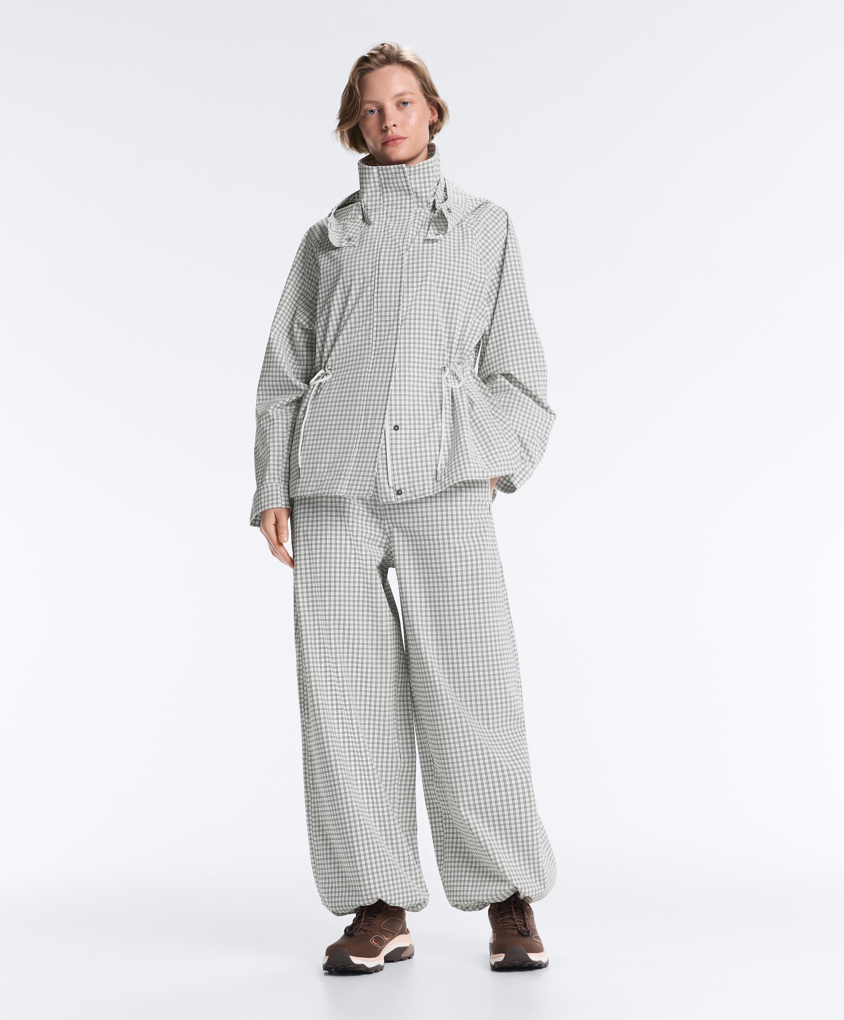 Extra lightweight 10k waterproof jacket — PALE ECRU