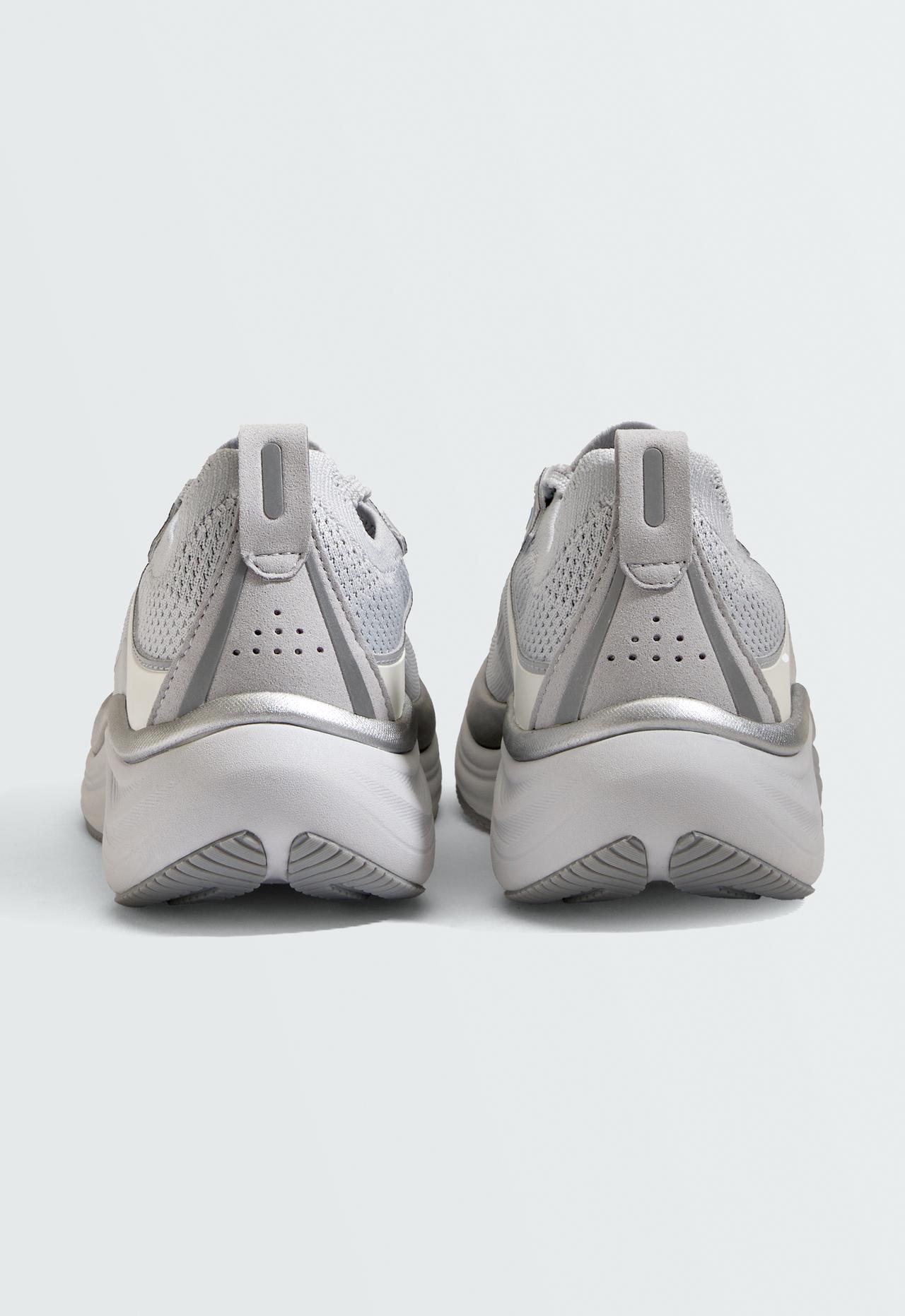 OY/PR 907 V2 running trainers — GREY