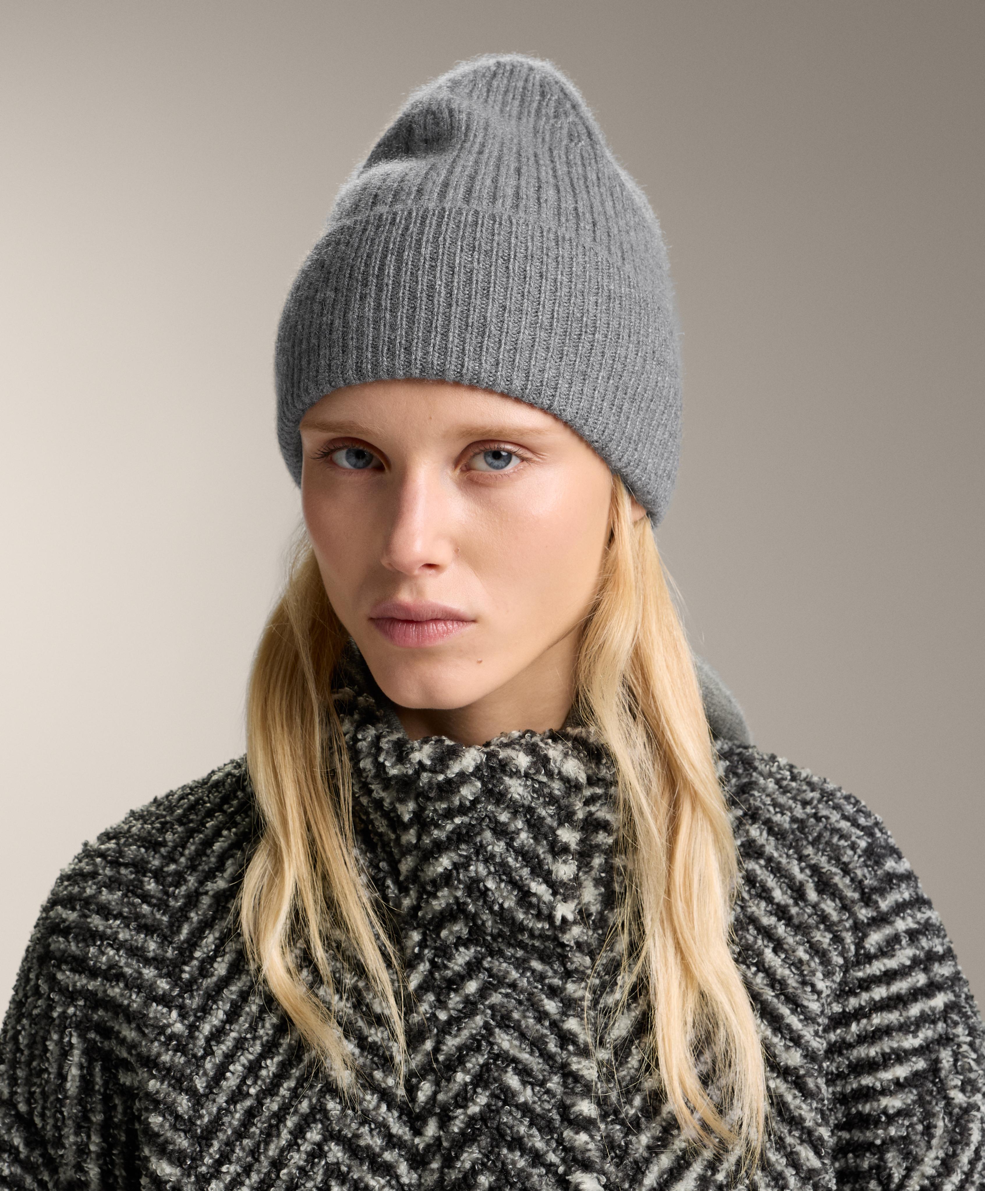 100% cashmere knit hat