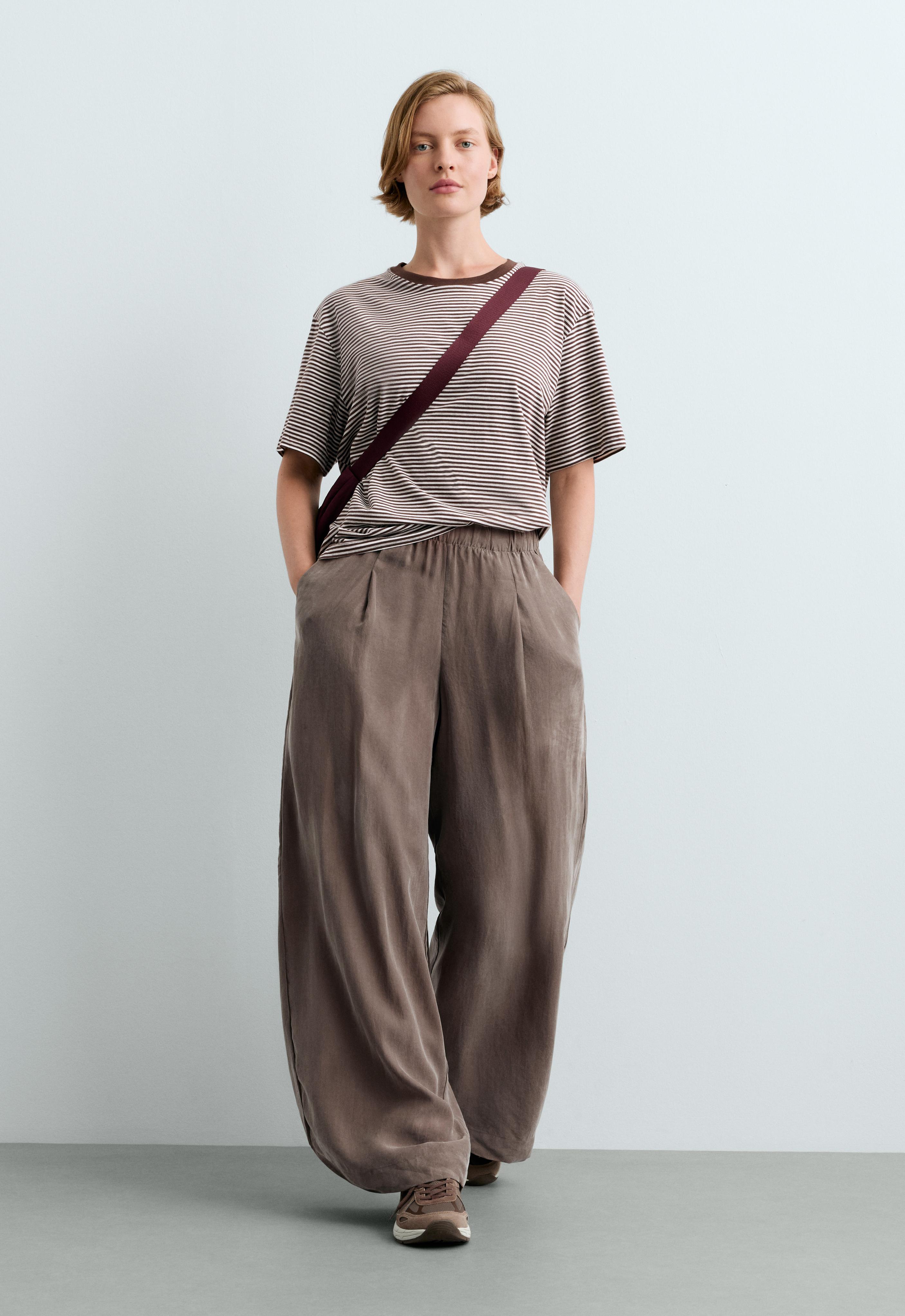 Pantalon wide leg 100 % lyocell Pantalon wide leg 100 % lyocell