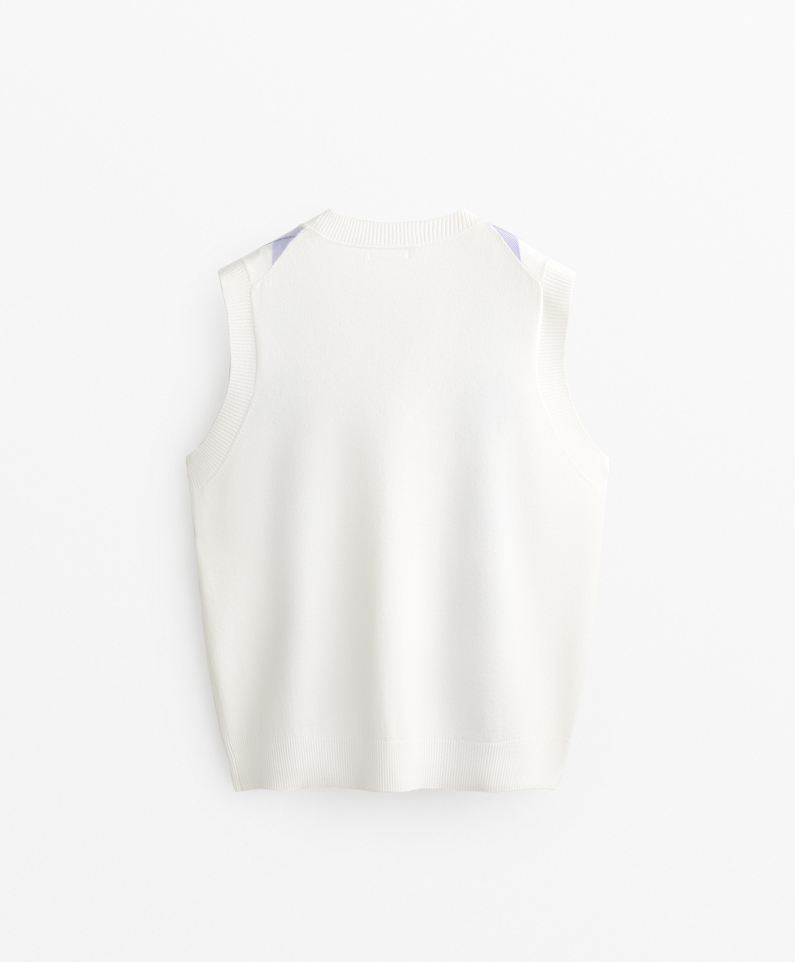 Sleeveless V-neck vest