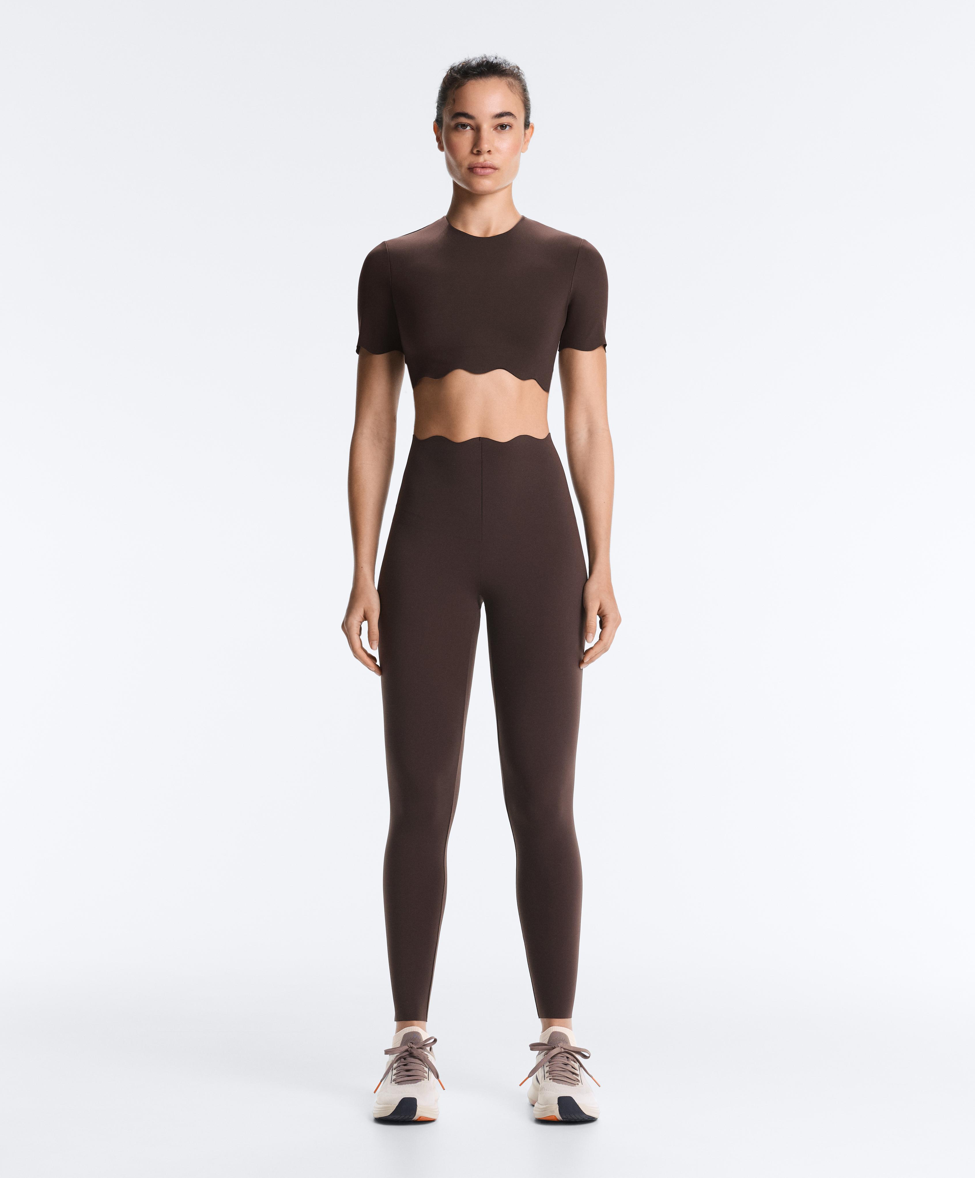 Wavy Compressive Tank Top — DARK REDDISH‑BROWN