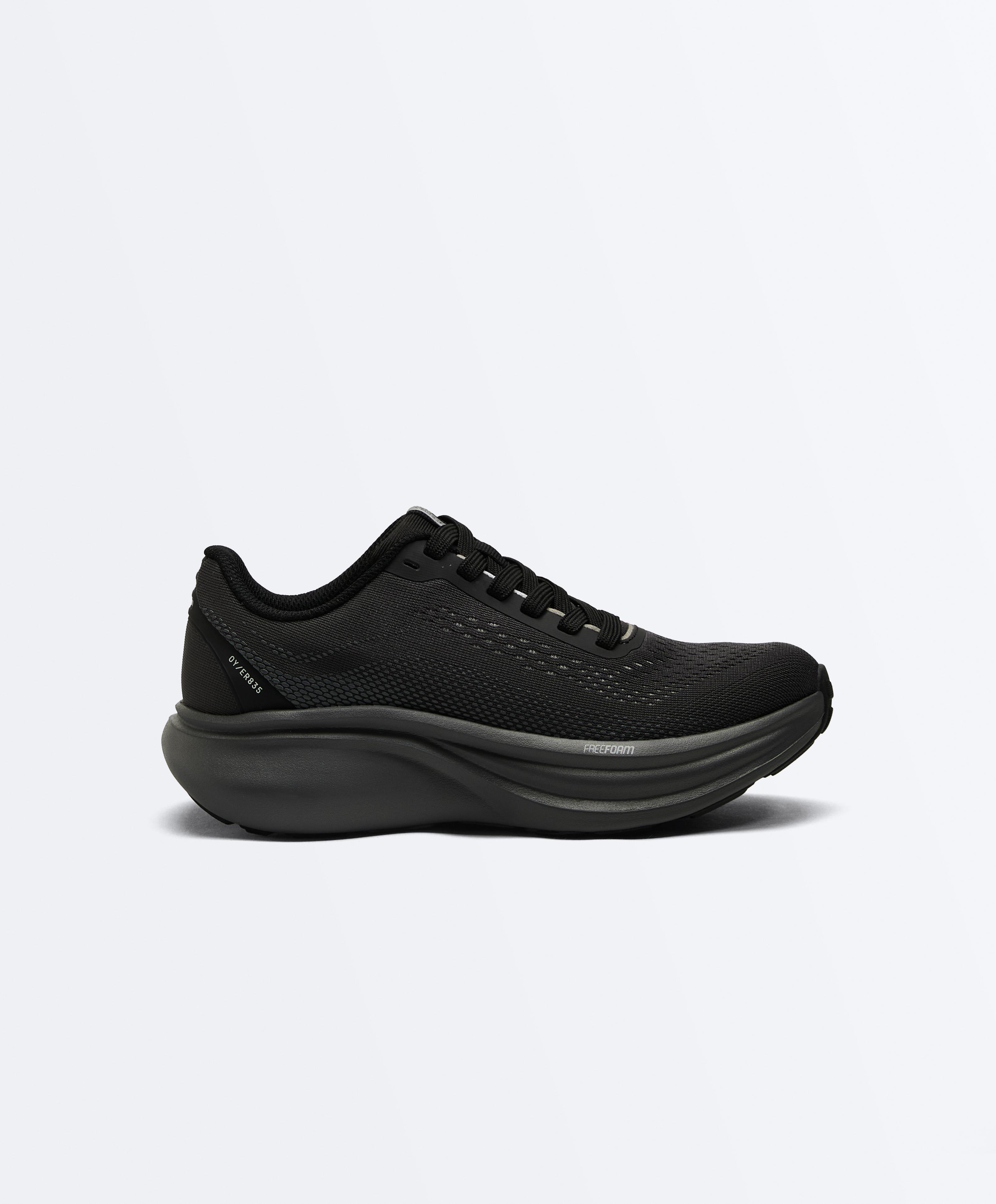 OY/ER 835 Running trainers — BLACK