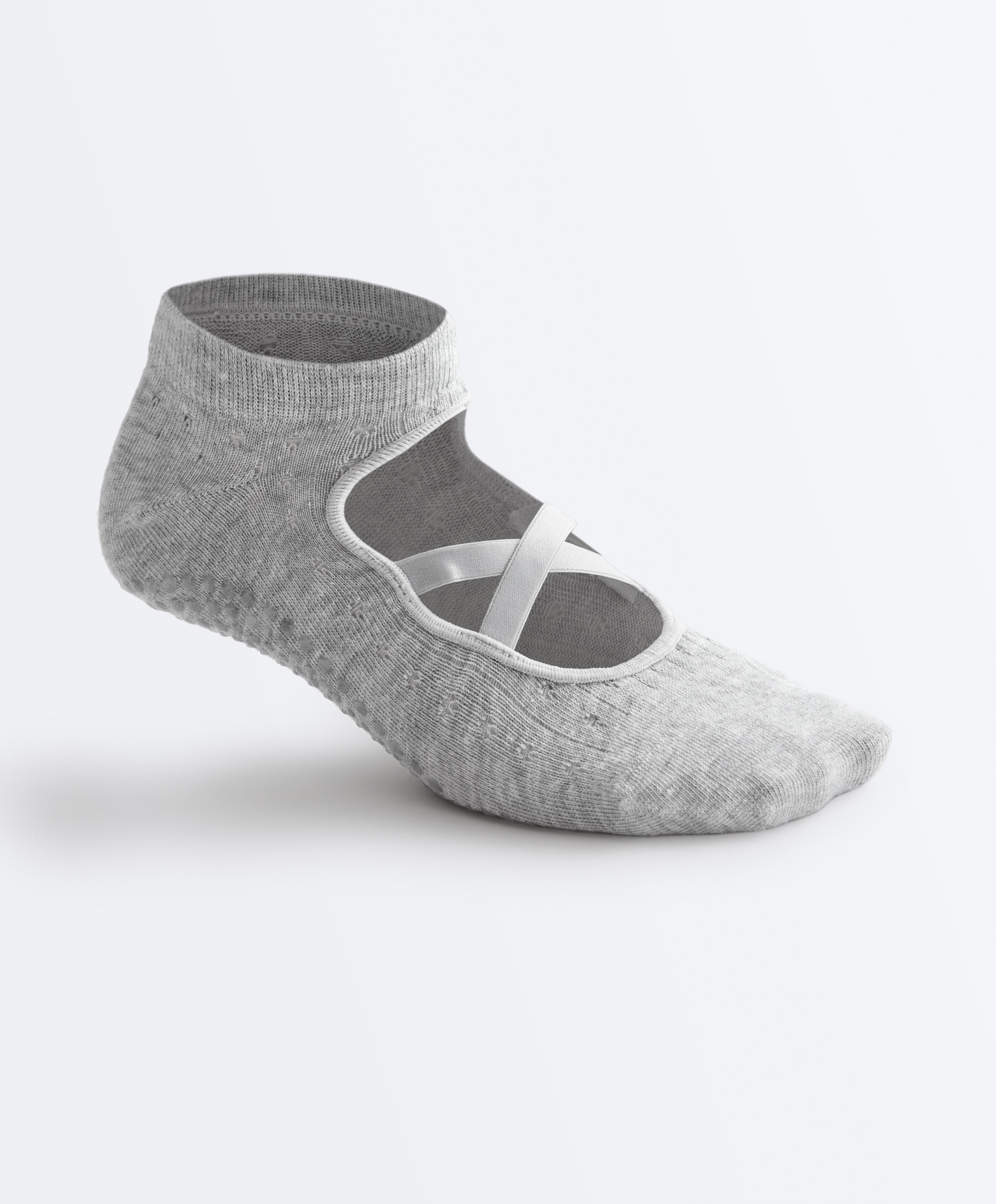 2 pairs of cotton blend yoga and Pilates sneaker socks with crossover straps — VANILLA