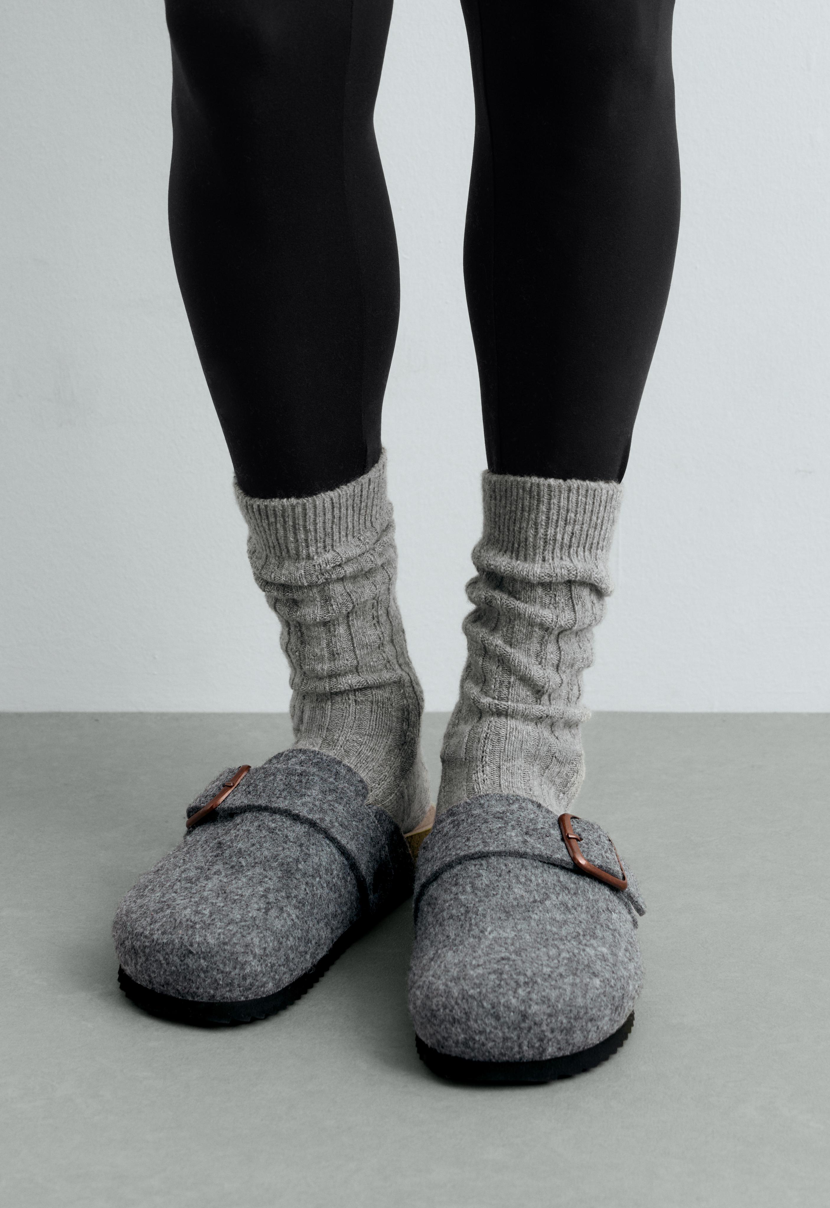 Classic socks in 25% cashmere 11% wool — PALE GREY MELANGE
