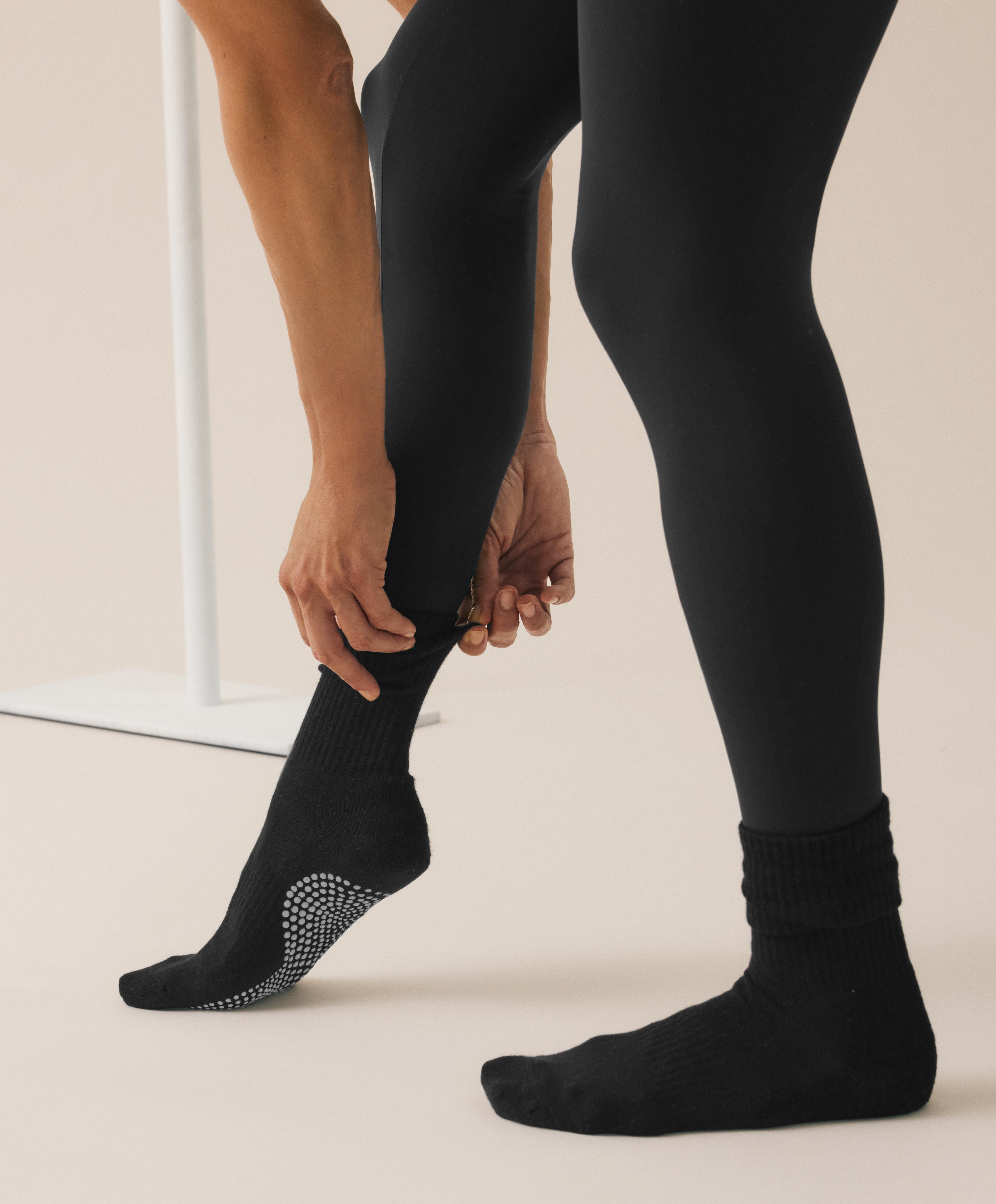 2 pairs of classic yoga and Pilates cotton blend socks 2 pairs of classic yoga and Pilates cotton blend socks