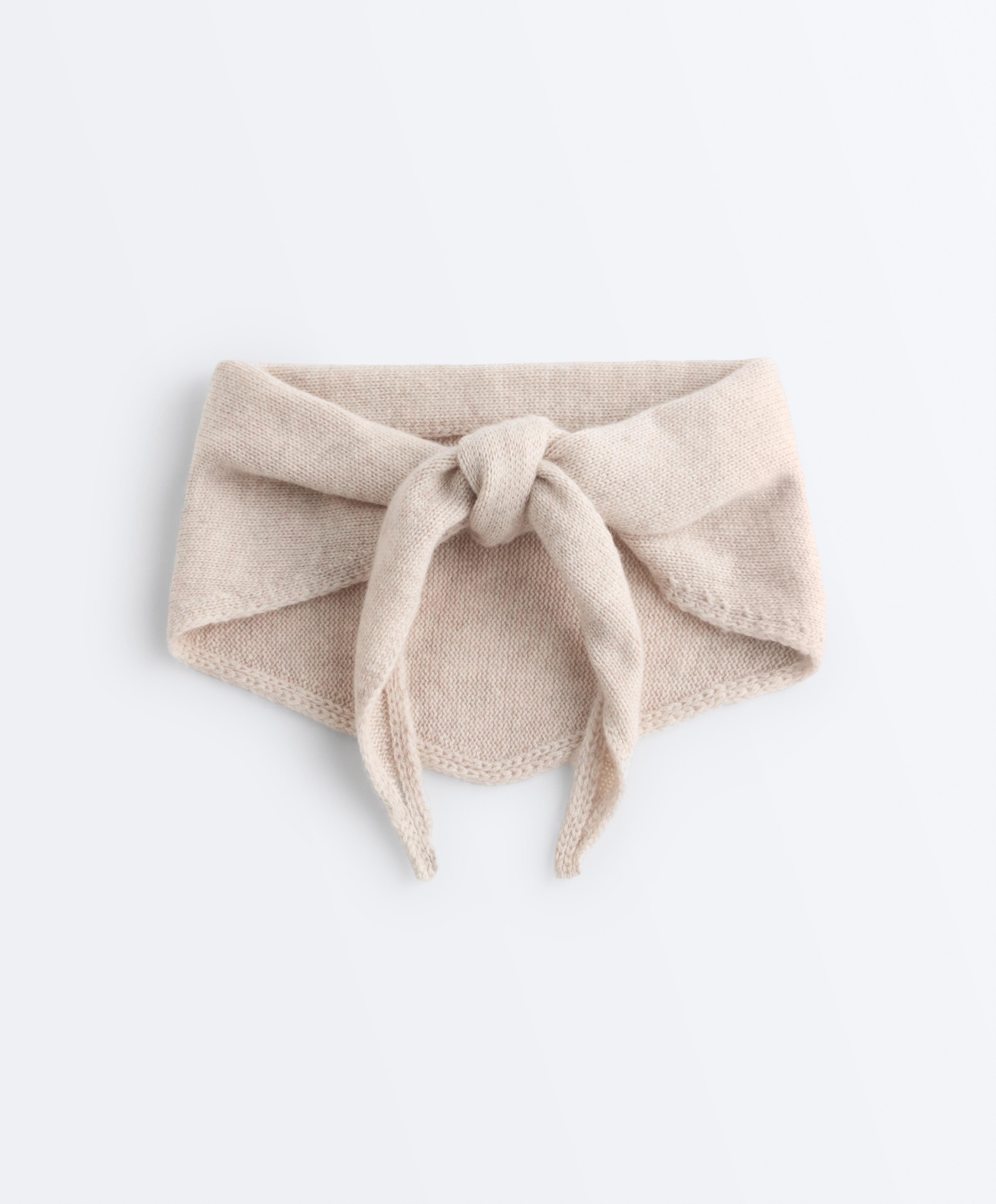 90% wool 10% cashmere knit bandana