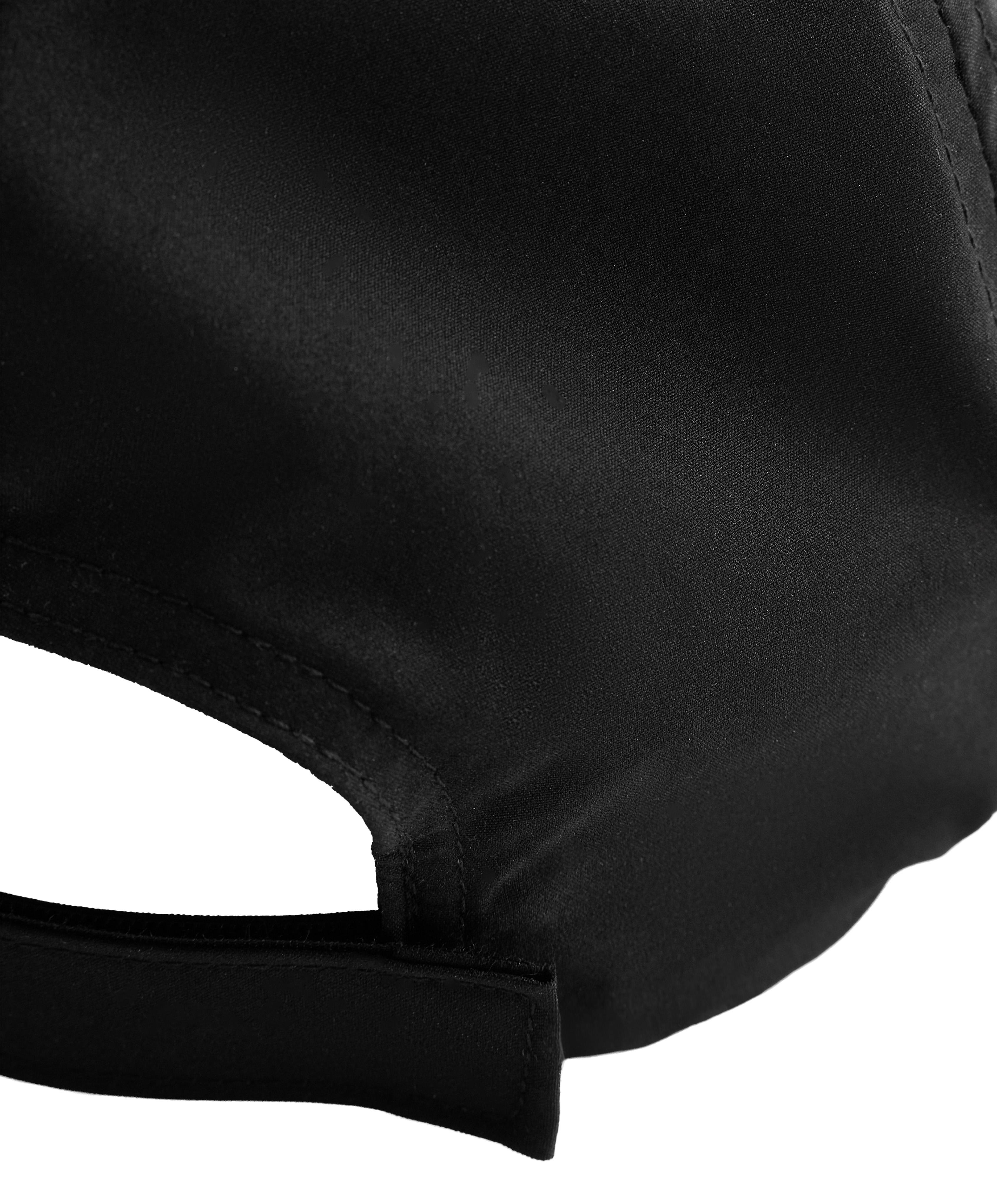 Sports cap — BLACK