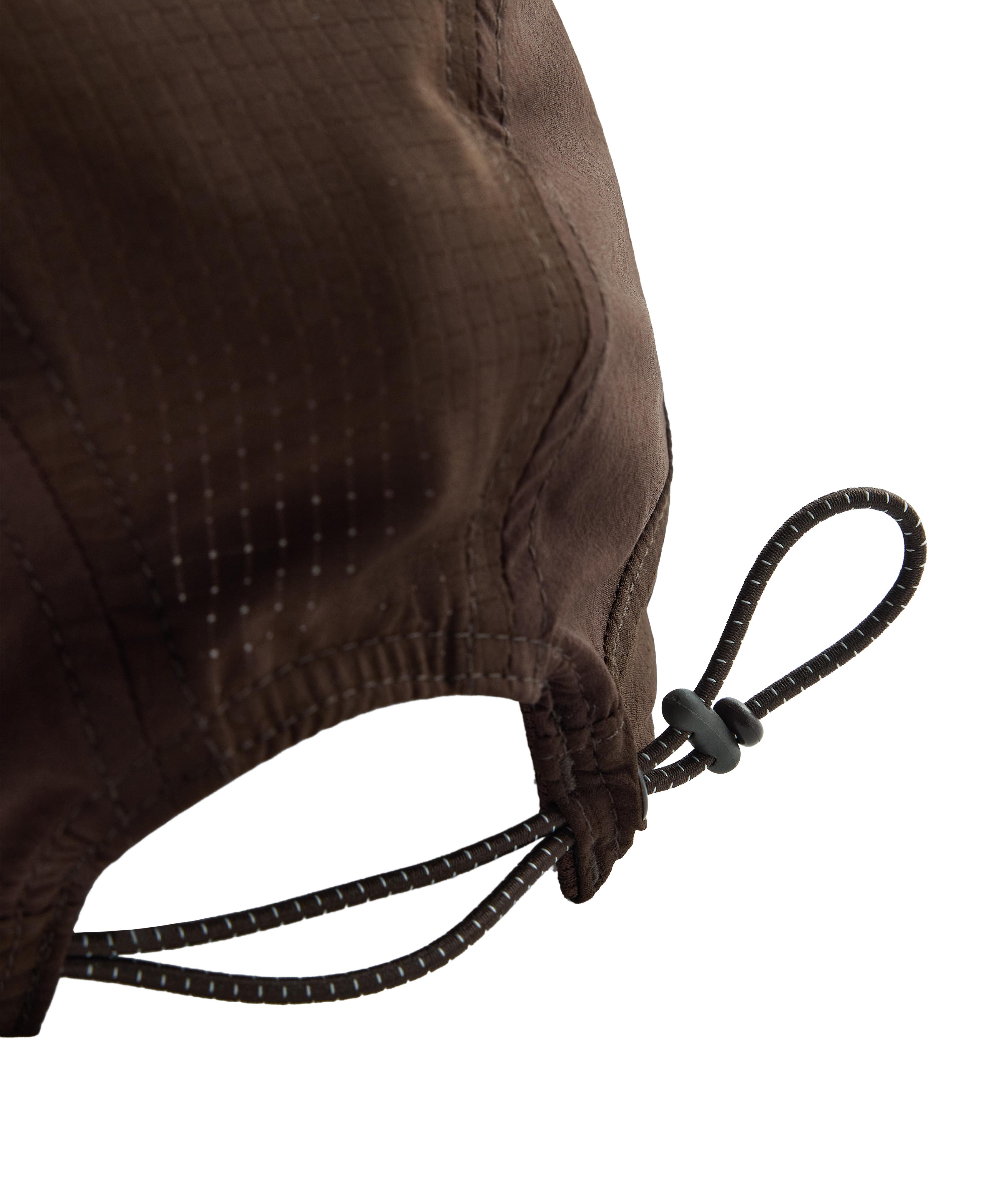 Sports cap — DARK BROWN