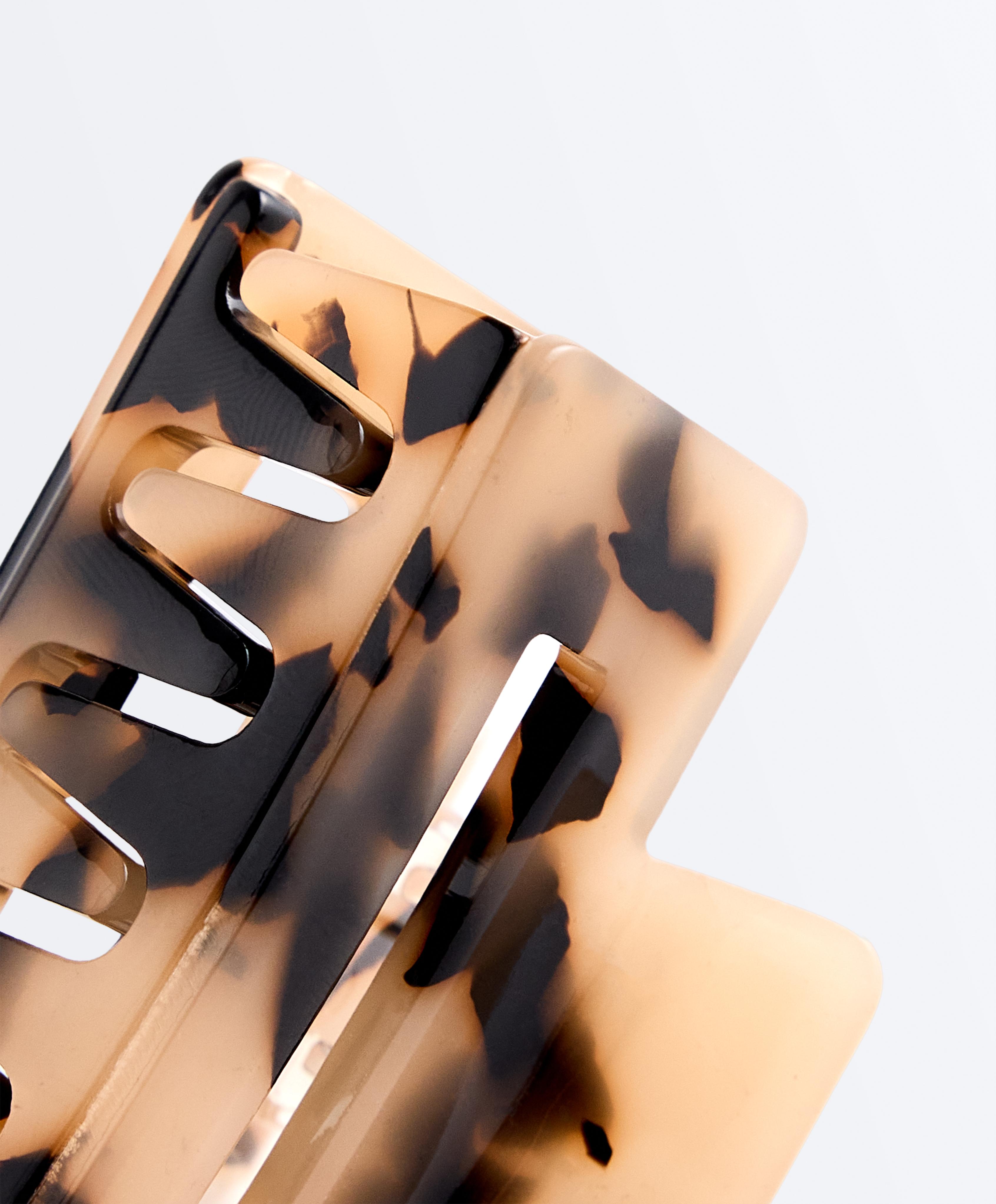 2 tortoiseshell square hair clips — BLACK