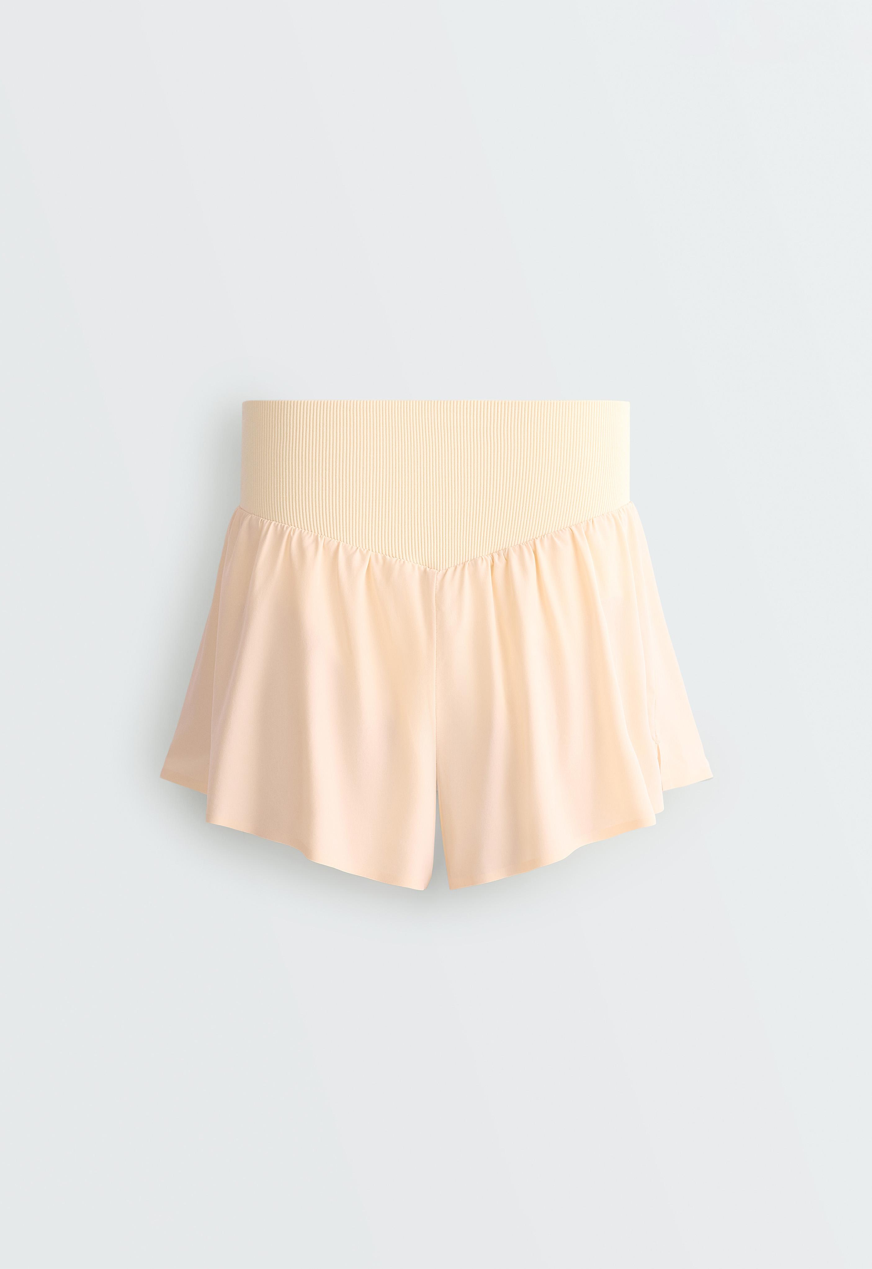 High-rise seamless technical shorts — VANILLA