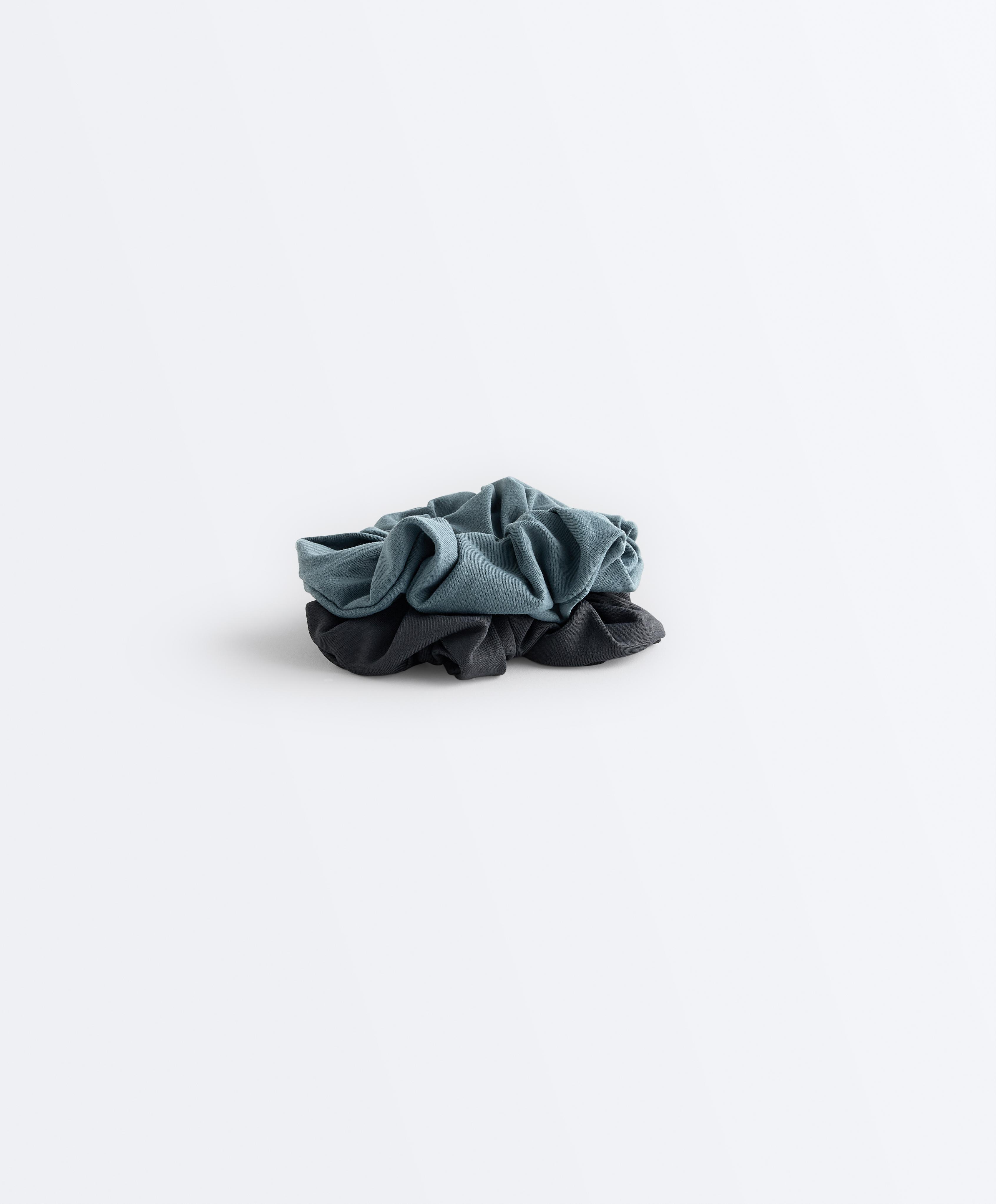 2 large hair scrunchies