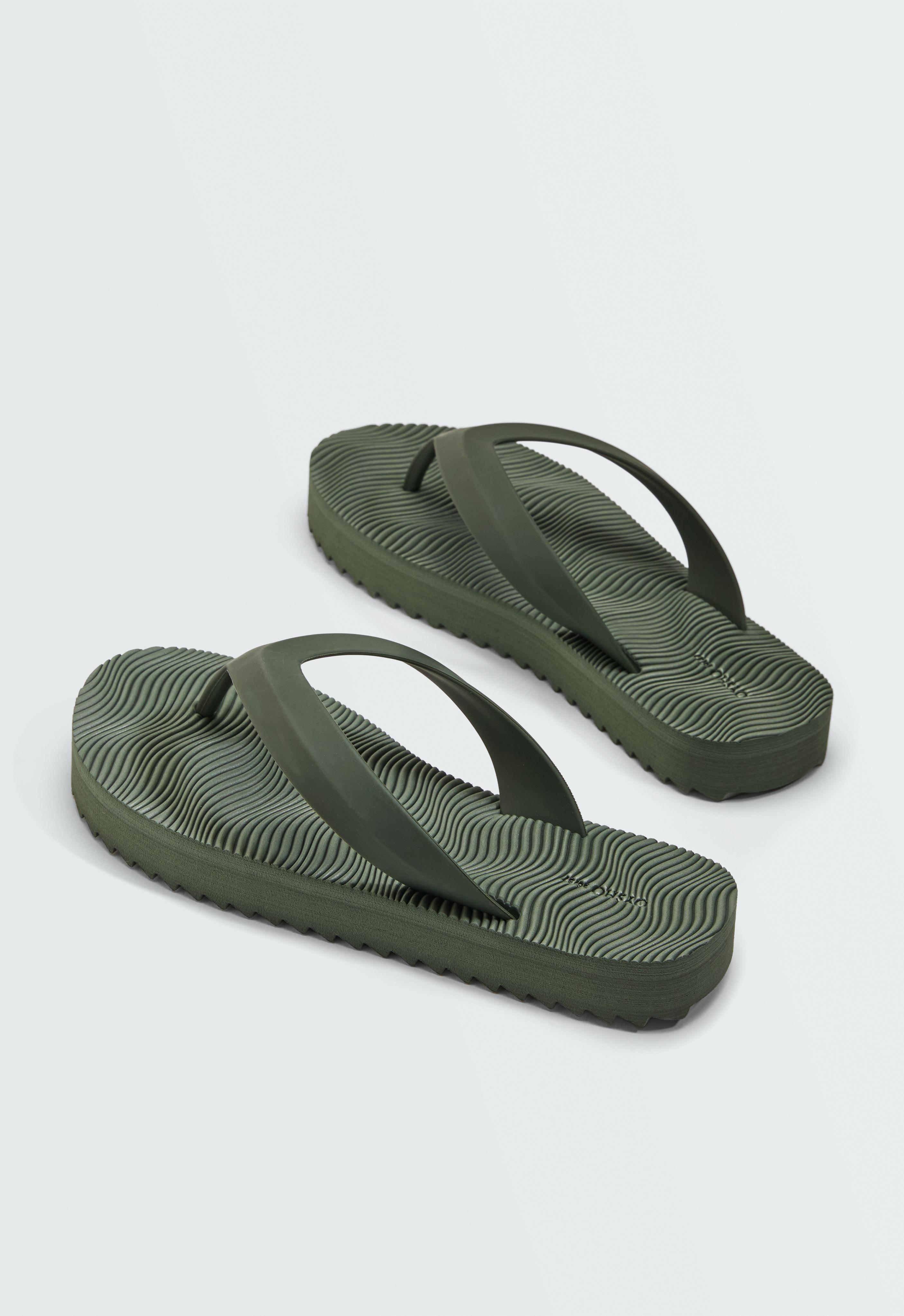 Textured platform beach sandals — KHAKI