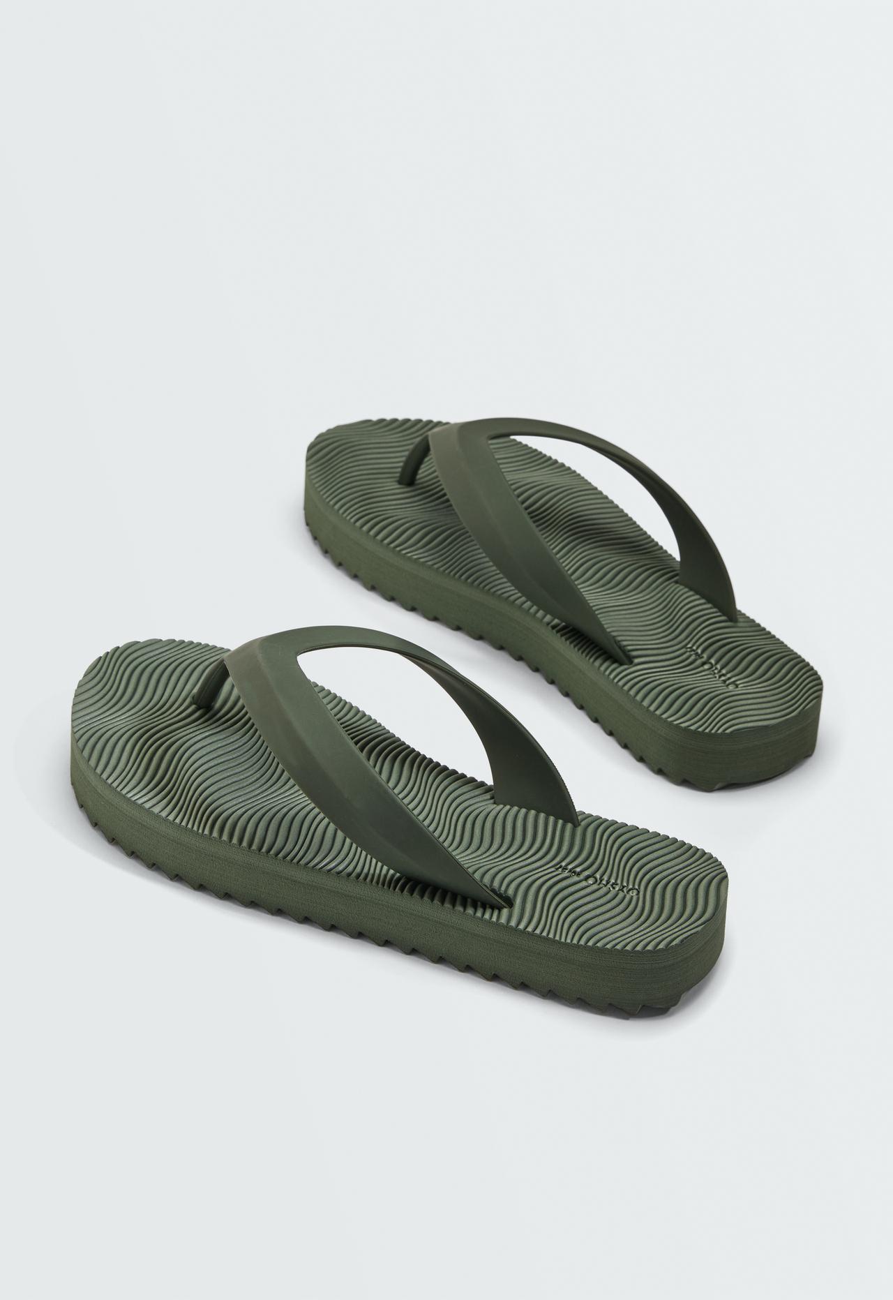 Textured platform beach sandals — KHAKI