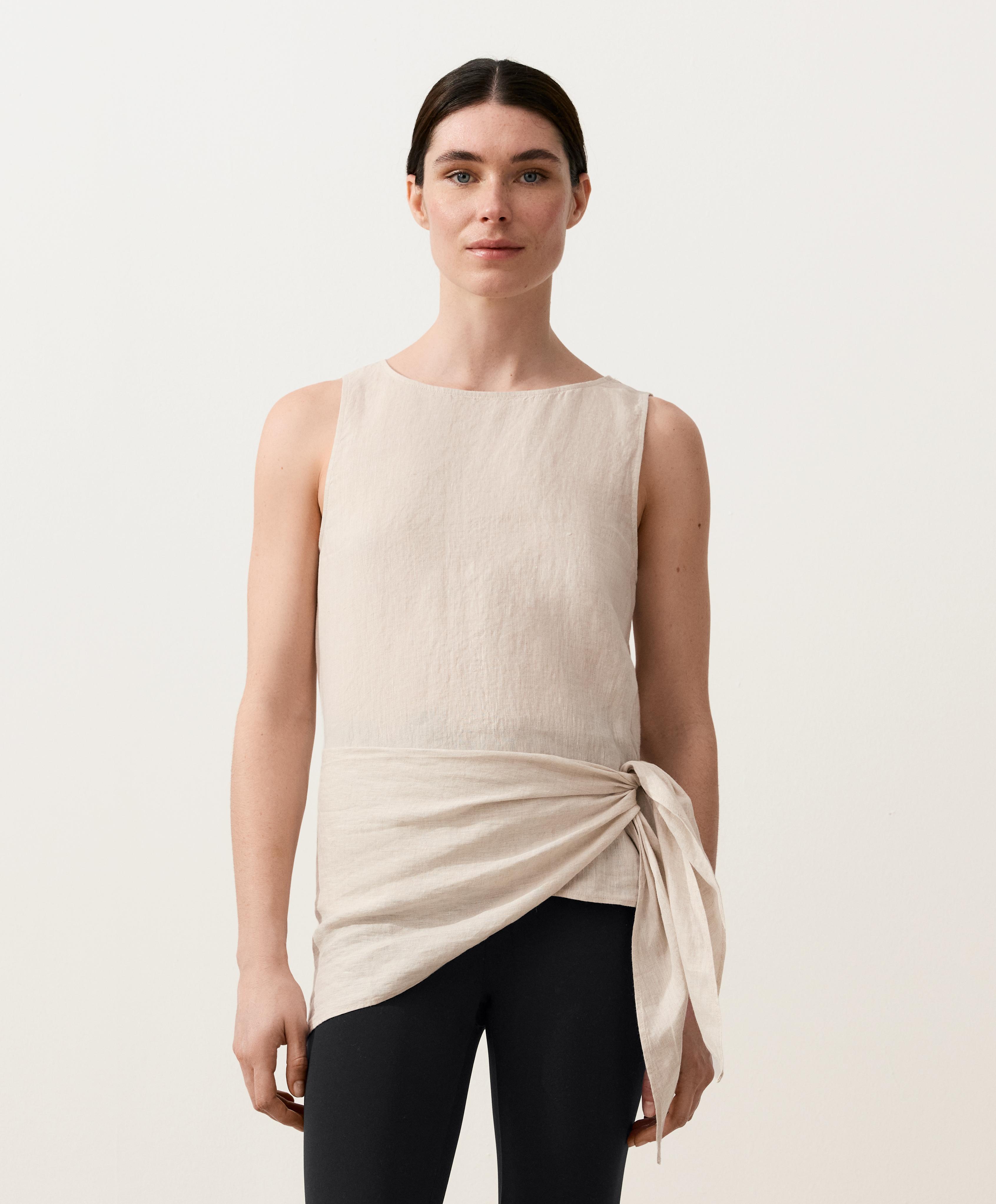 Sleeveless top with 100% linen scarf