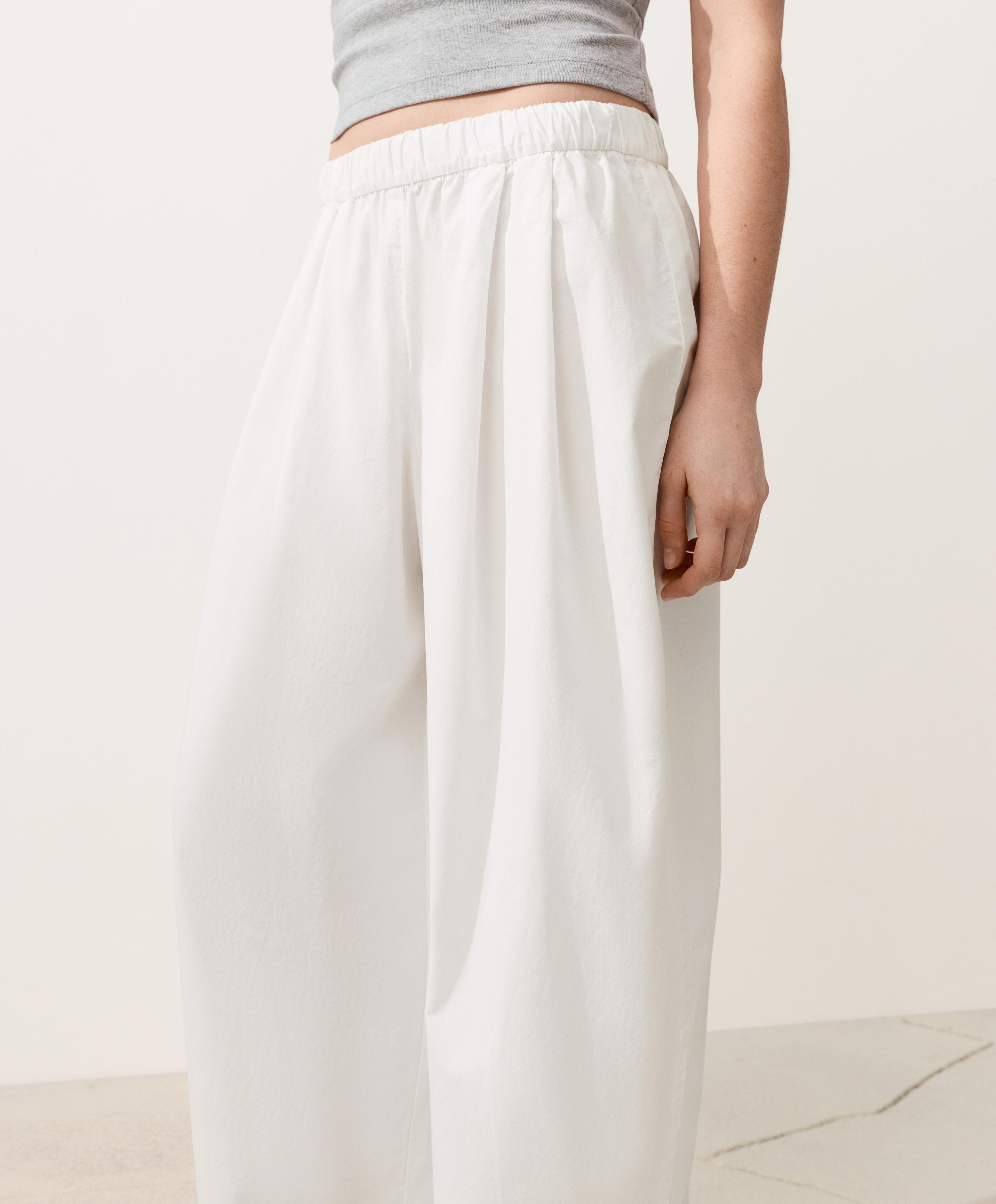 Pantalón tapered pliegues 100% algodón Pantalón tapered pliegues 100% algodón