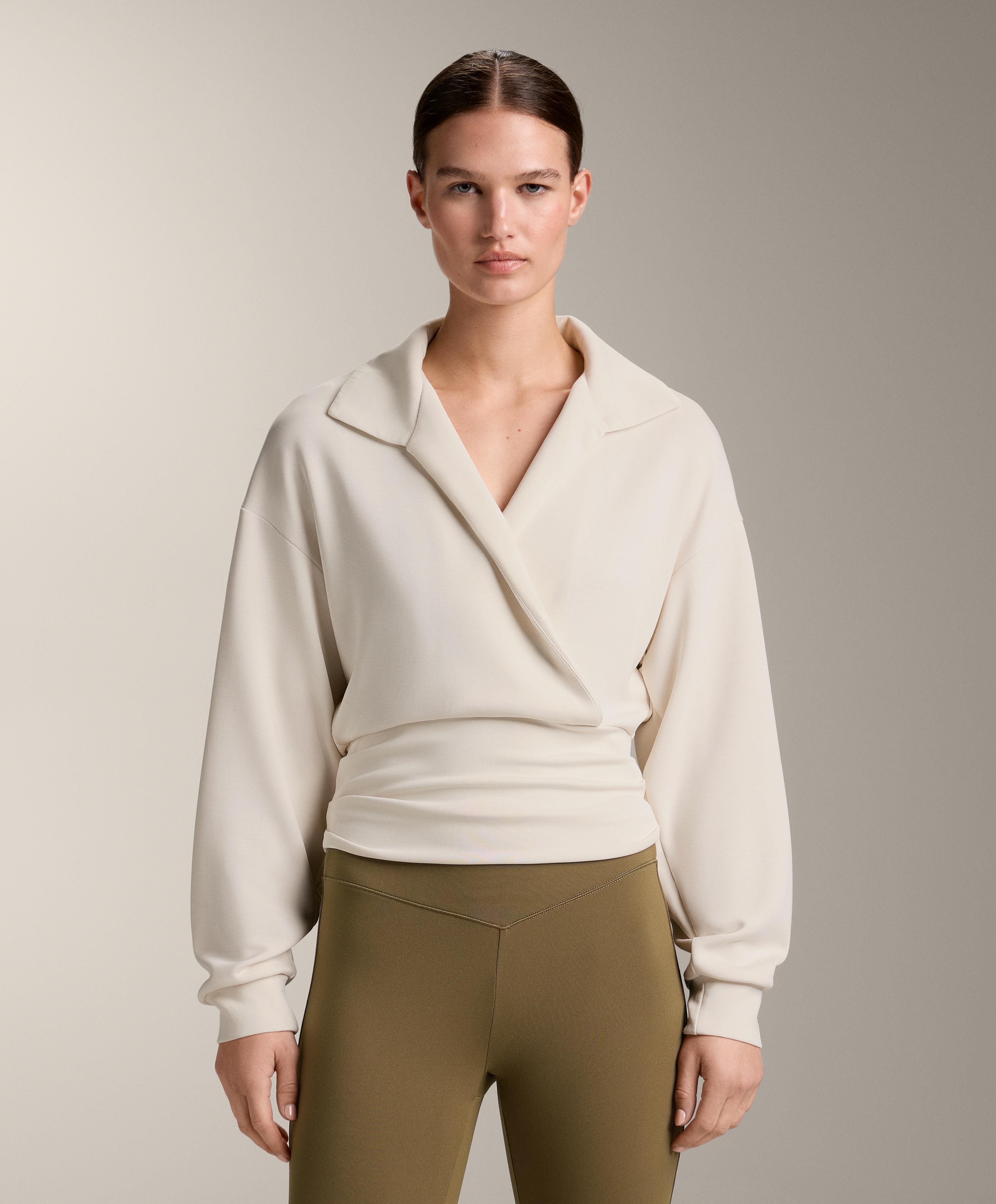 Pehme puudutusega modali ja polokrae ristuv dressipluus