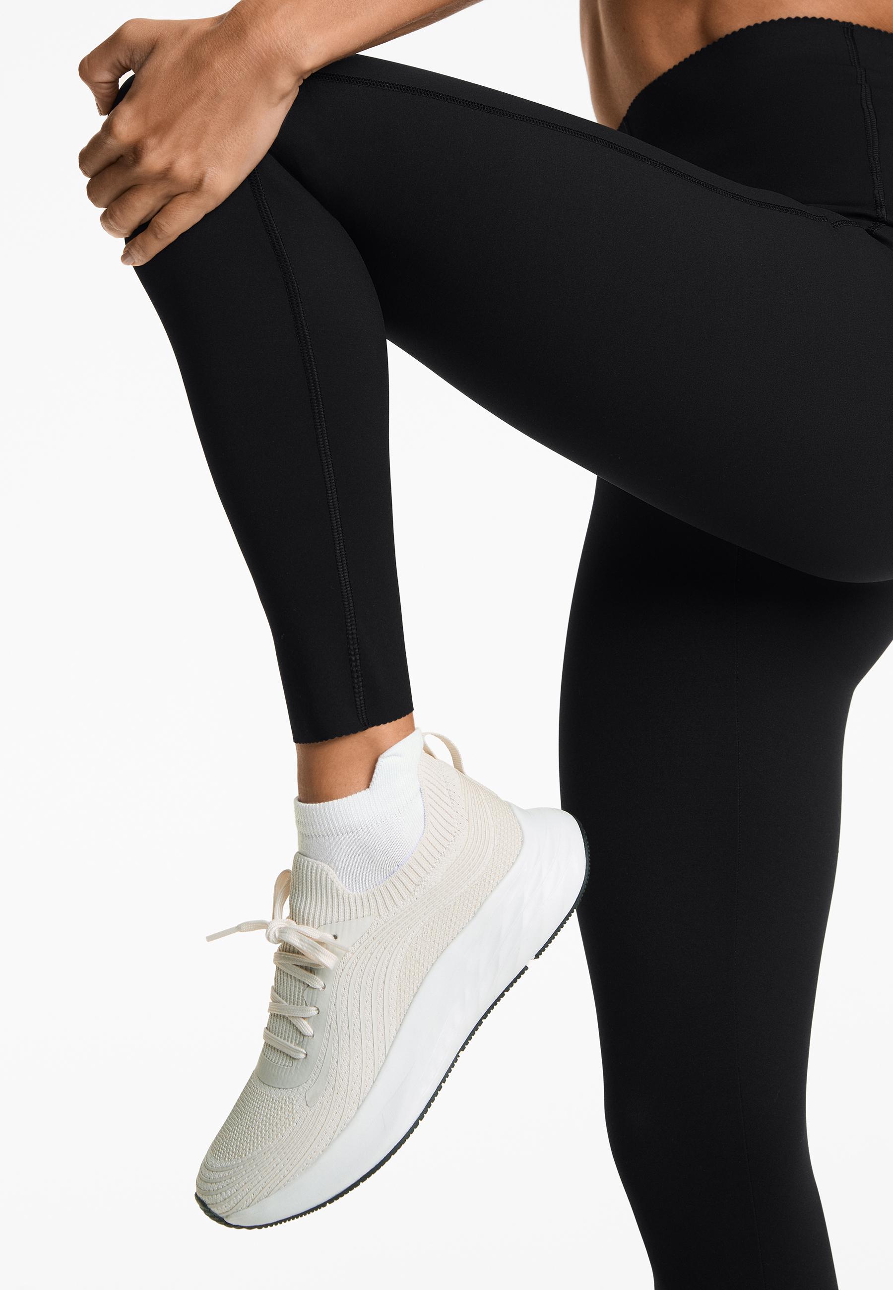 3 pairs of cotton blend sports sneaker socks with heel tab — WHITE