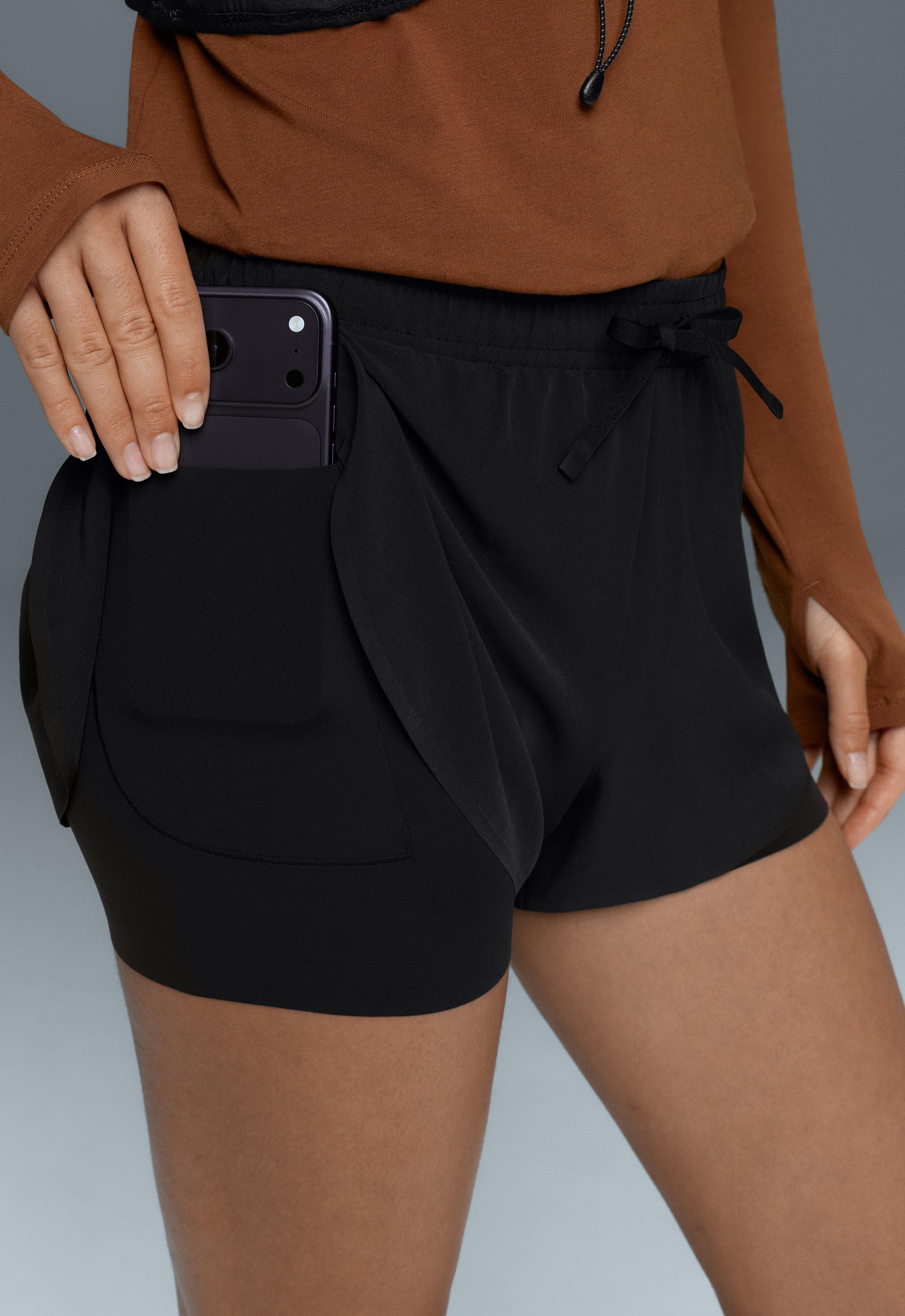 Light Touch 2-in-1 mid-rise shorts — BLACK