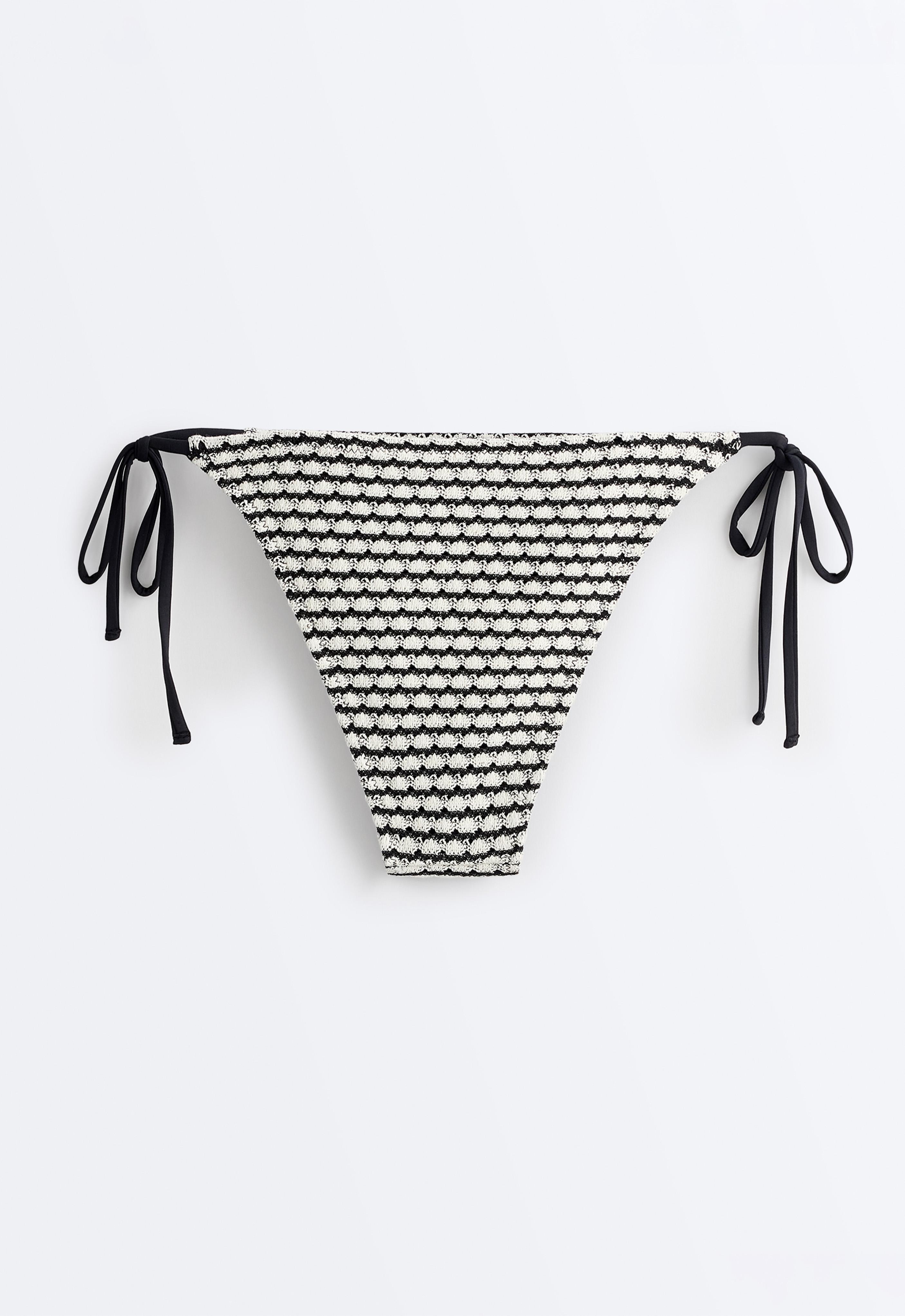 Contrasting crochet tie bikini briefs — BLACK