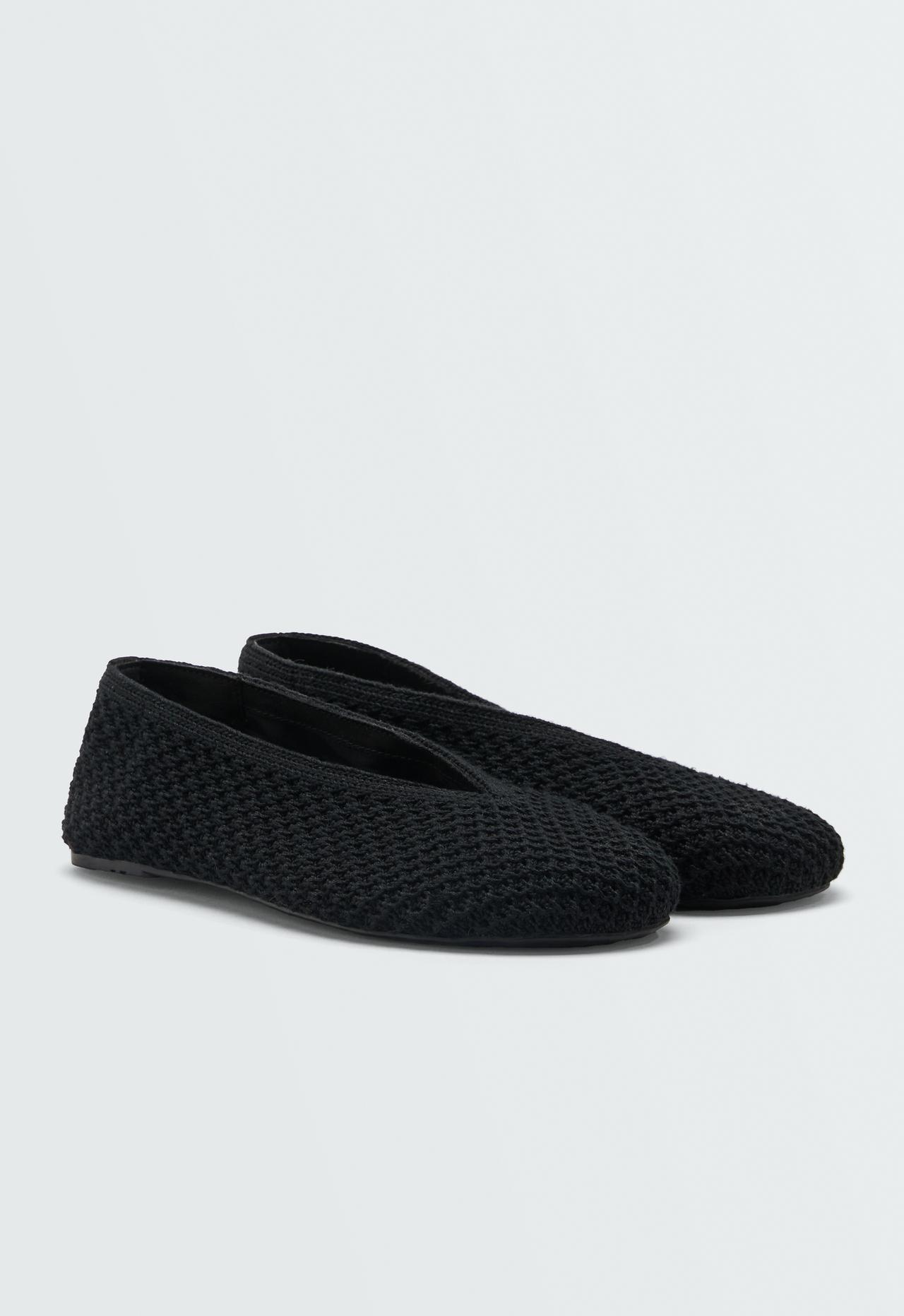 Crochet ballet flats — BLACK