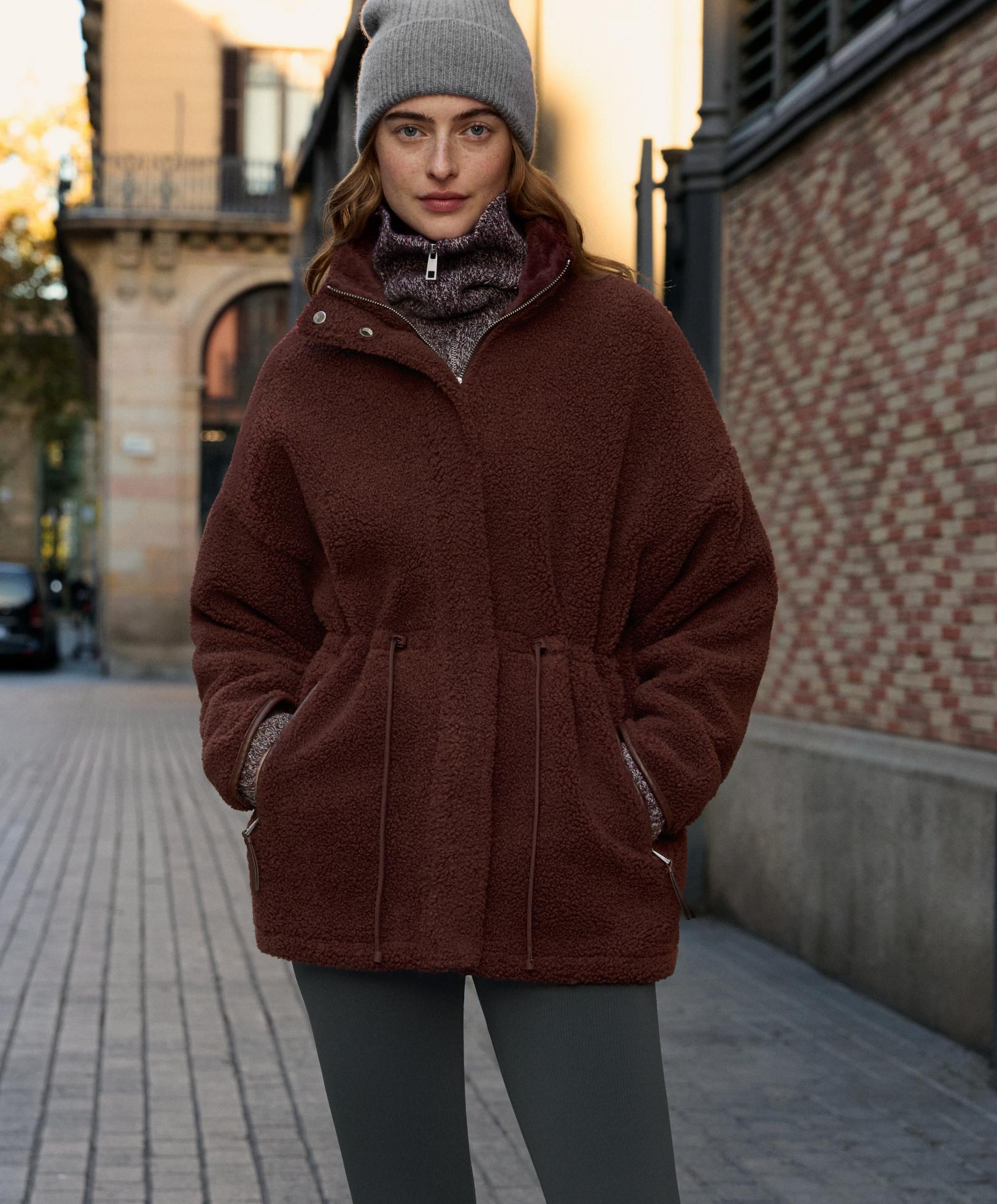 Adjustable waist faux-shearling jacket — BURGUNDY