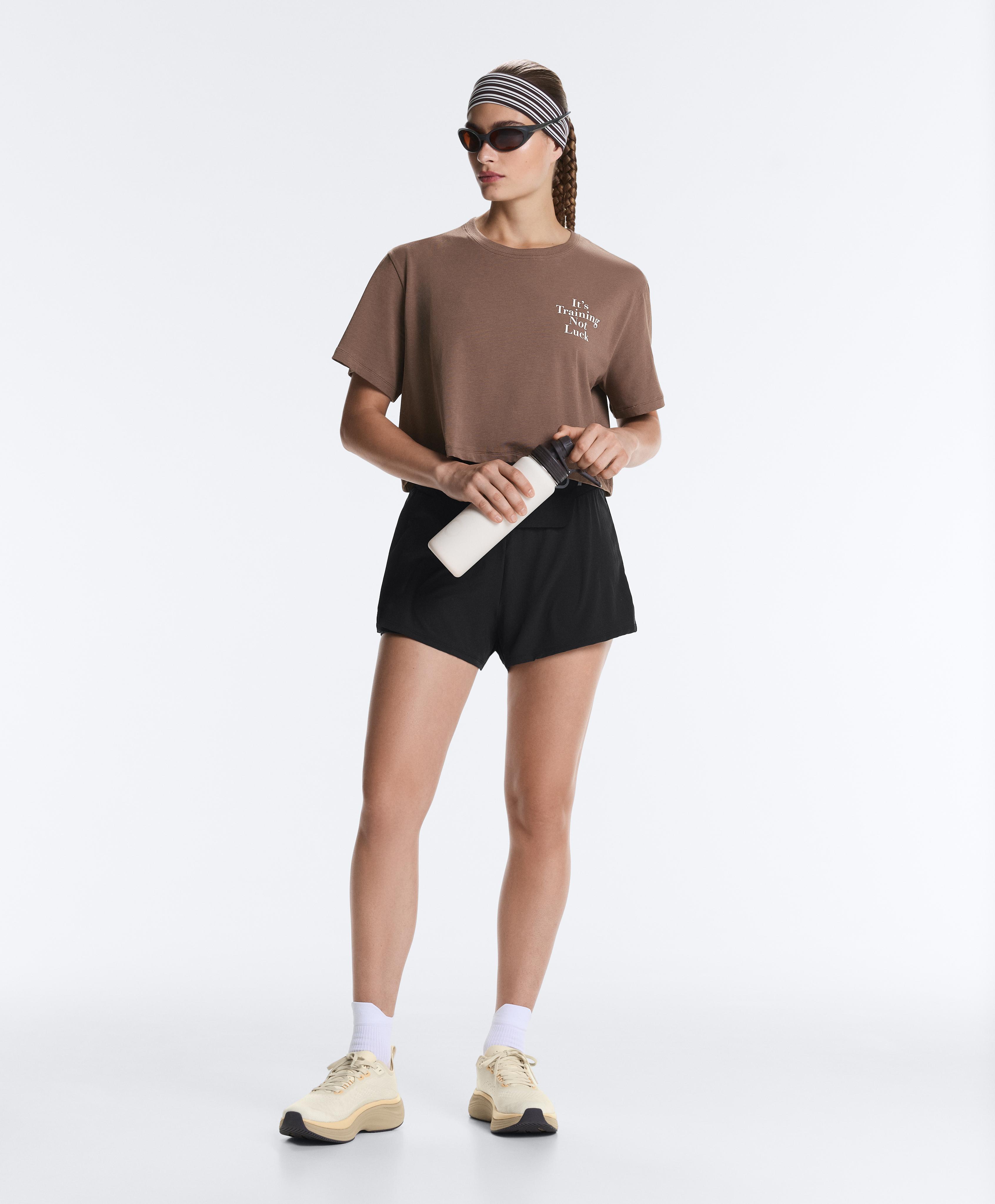 Boxy cropped cotton blend slogan T-shirt — BROWN