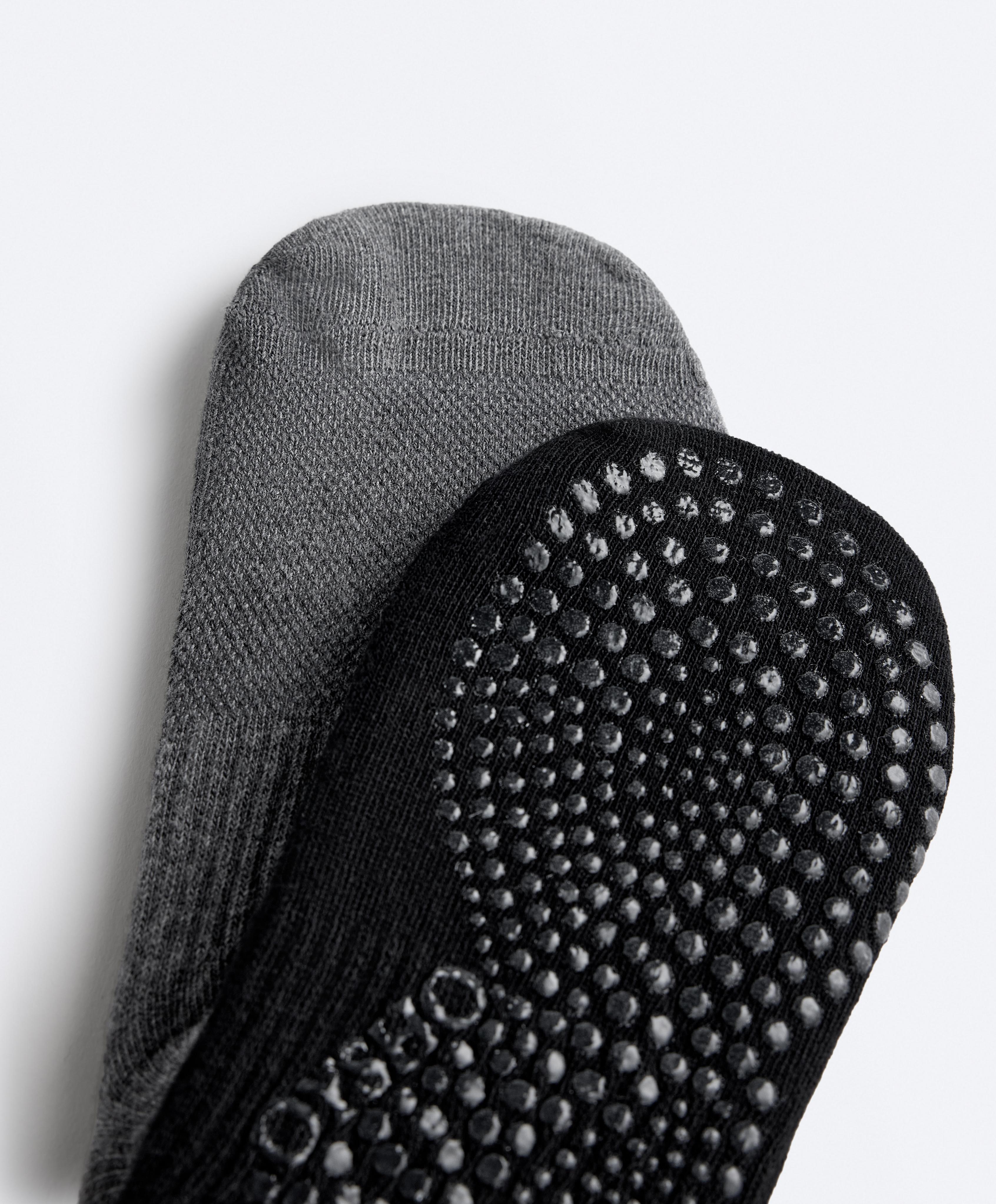 2 pairs of cotton blend yoga and Pilates socks — BLACK