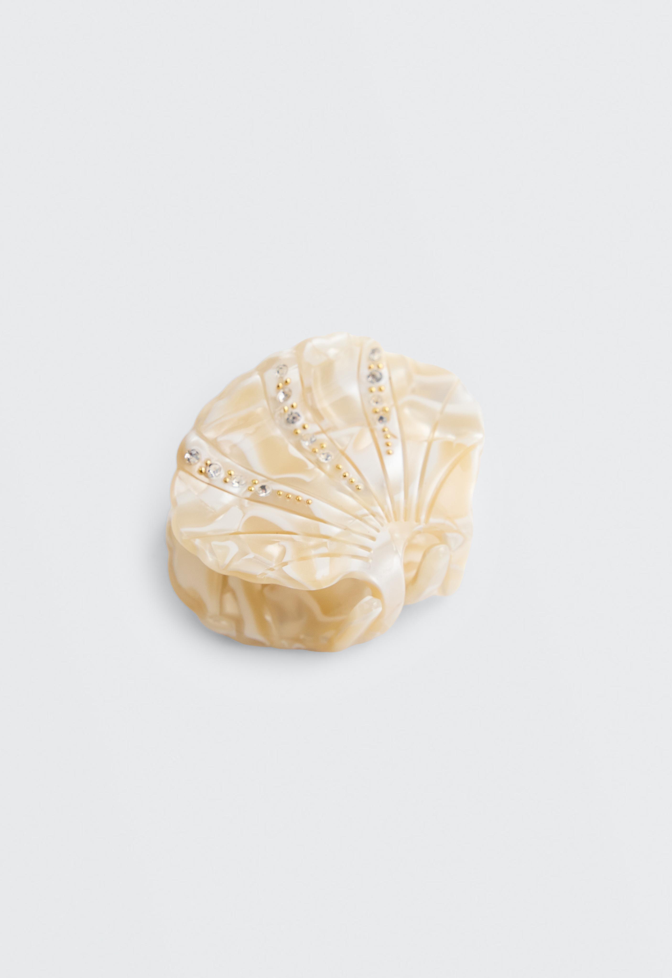 Small shell hair clip — SAND