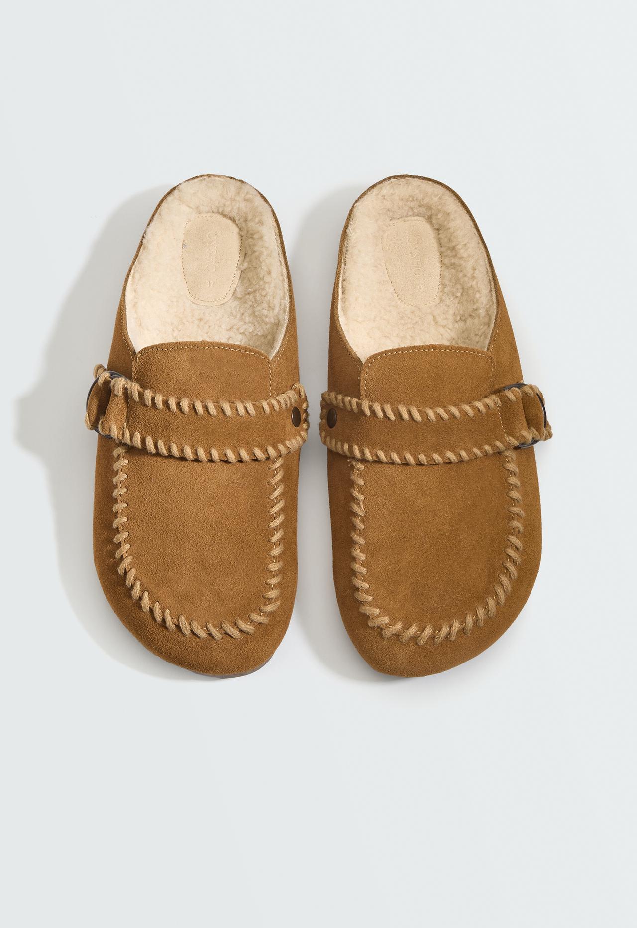 Buckled split-leather clog — COGNAC