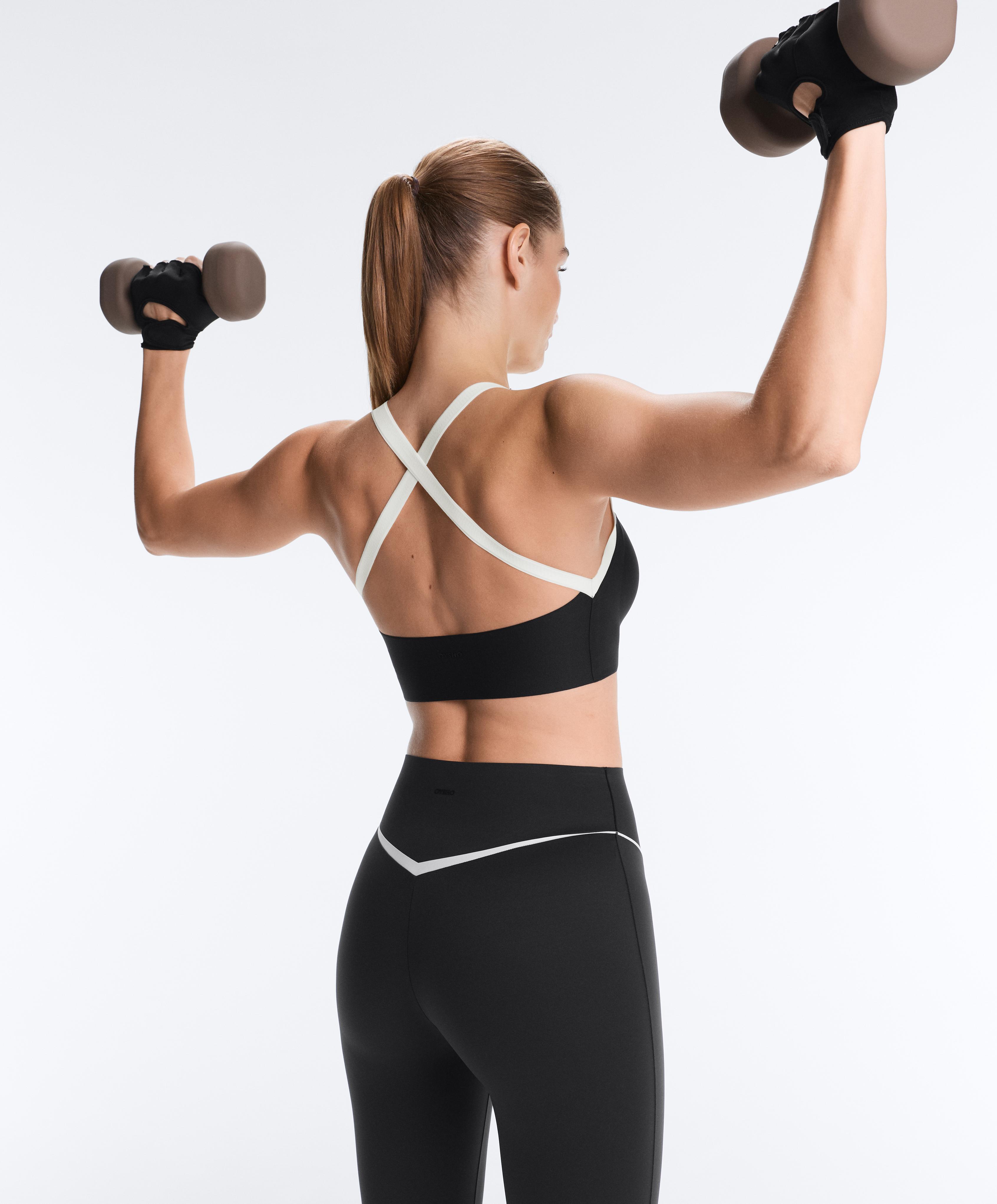 Perfect-adapt medium-support contrast sports bra — BLACK