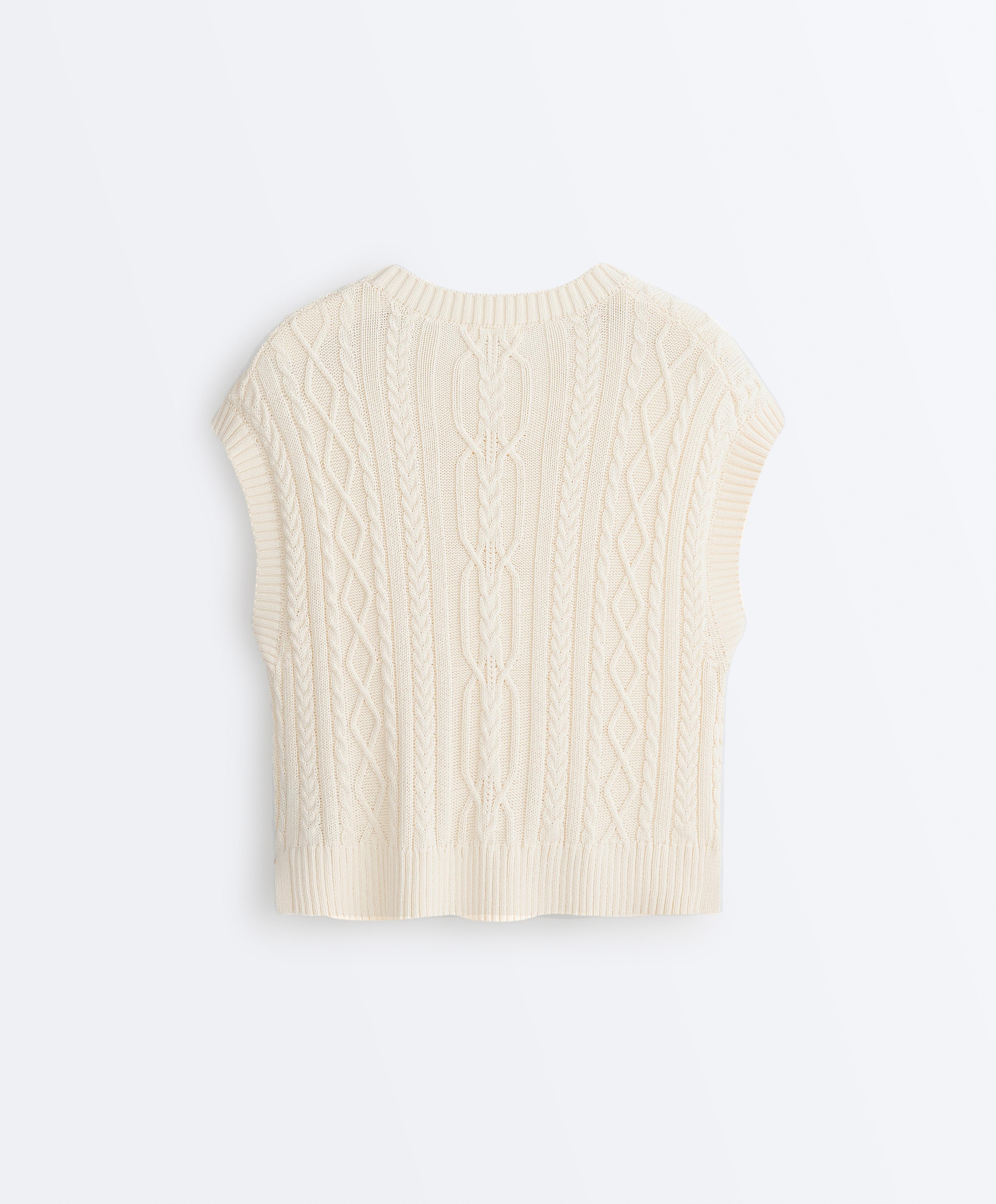 Cable knit round neck vest — ECRU
