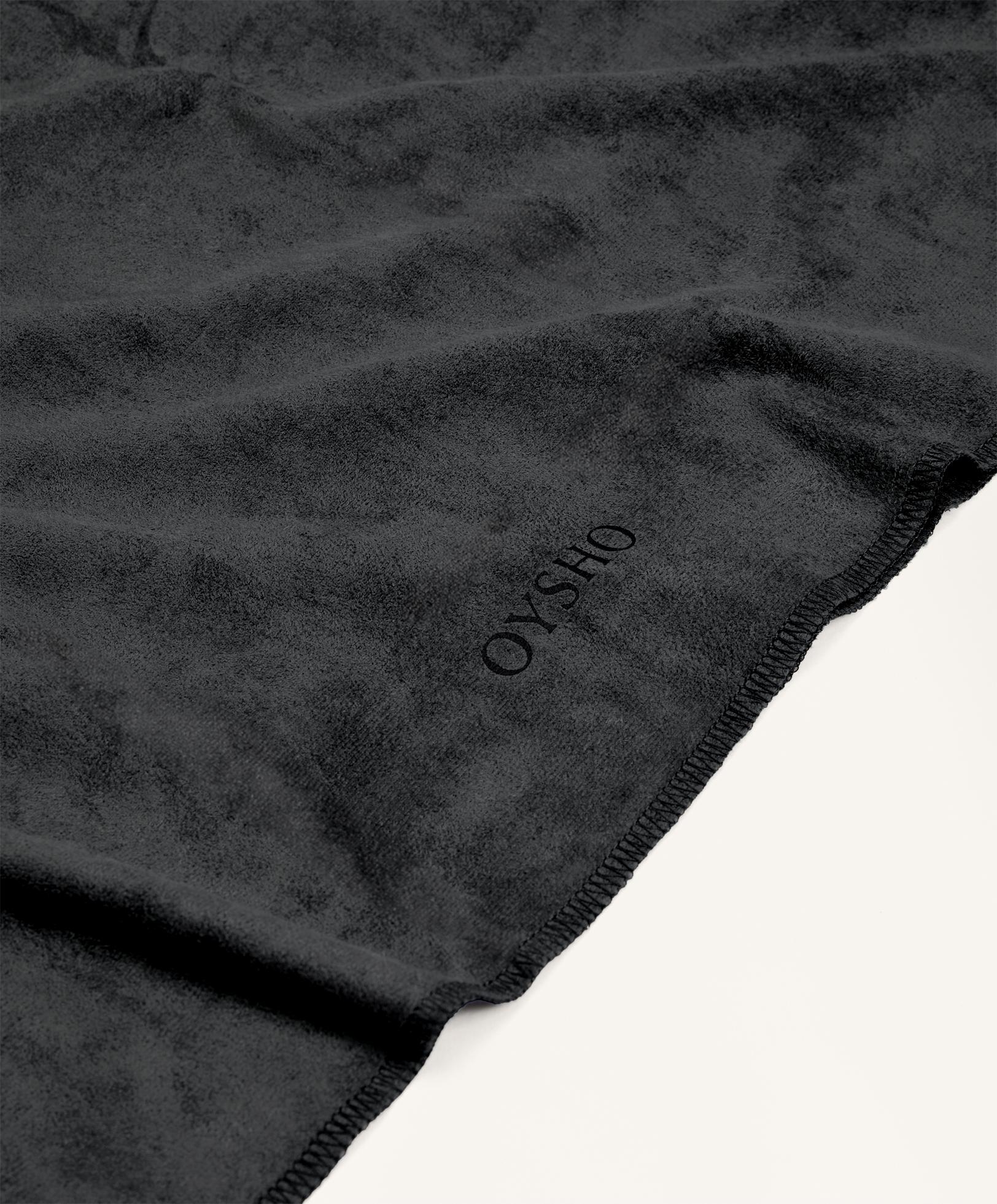 Non-slip yoga mat towel