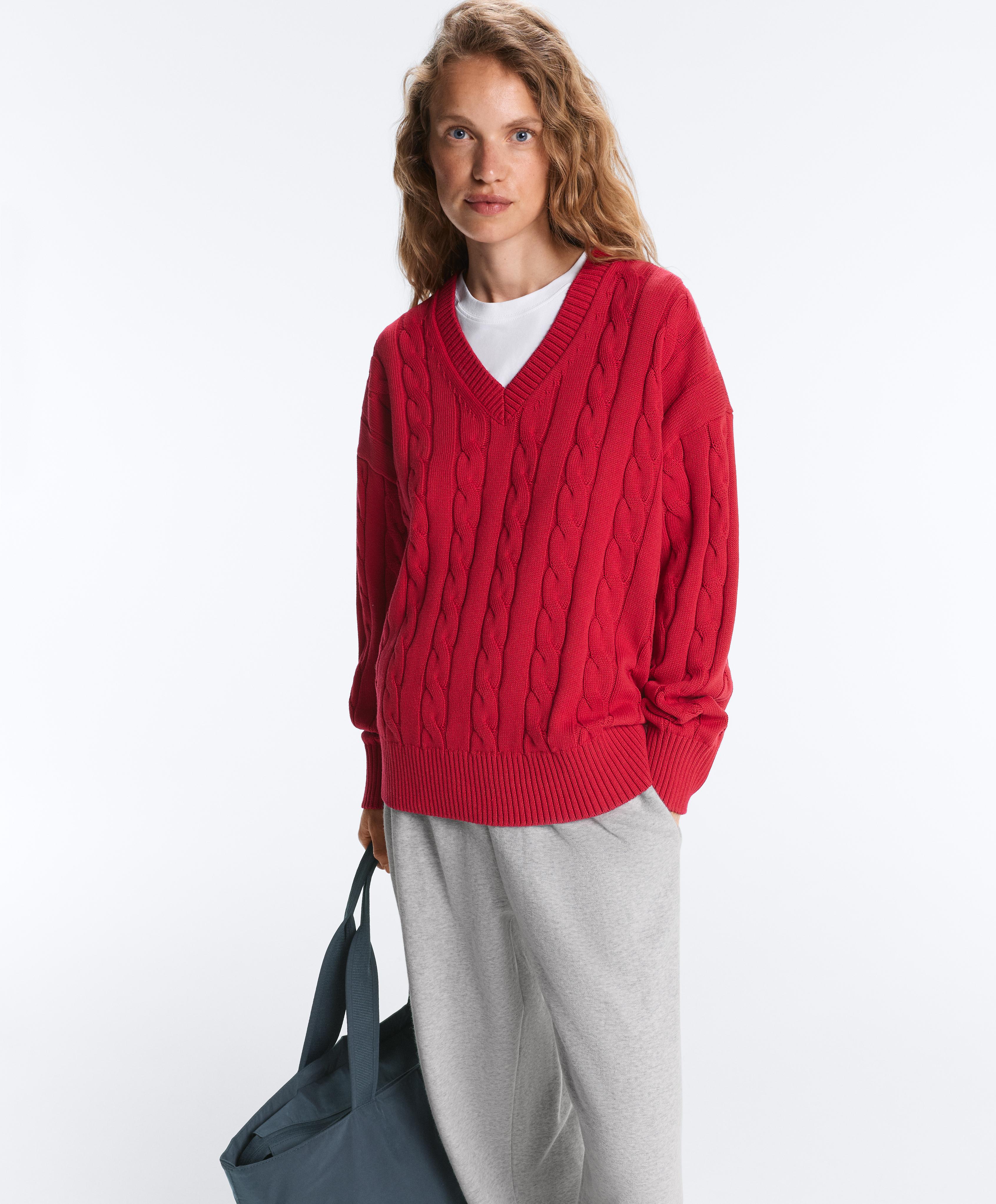 100% cotton cable knit V-neck jumper — BRIGHT RED