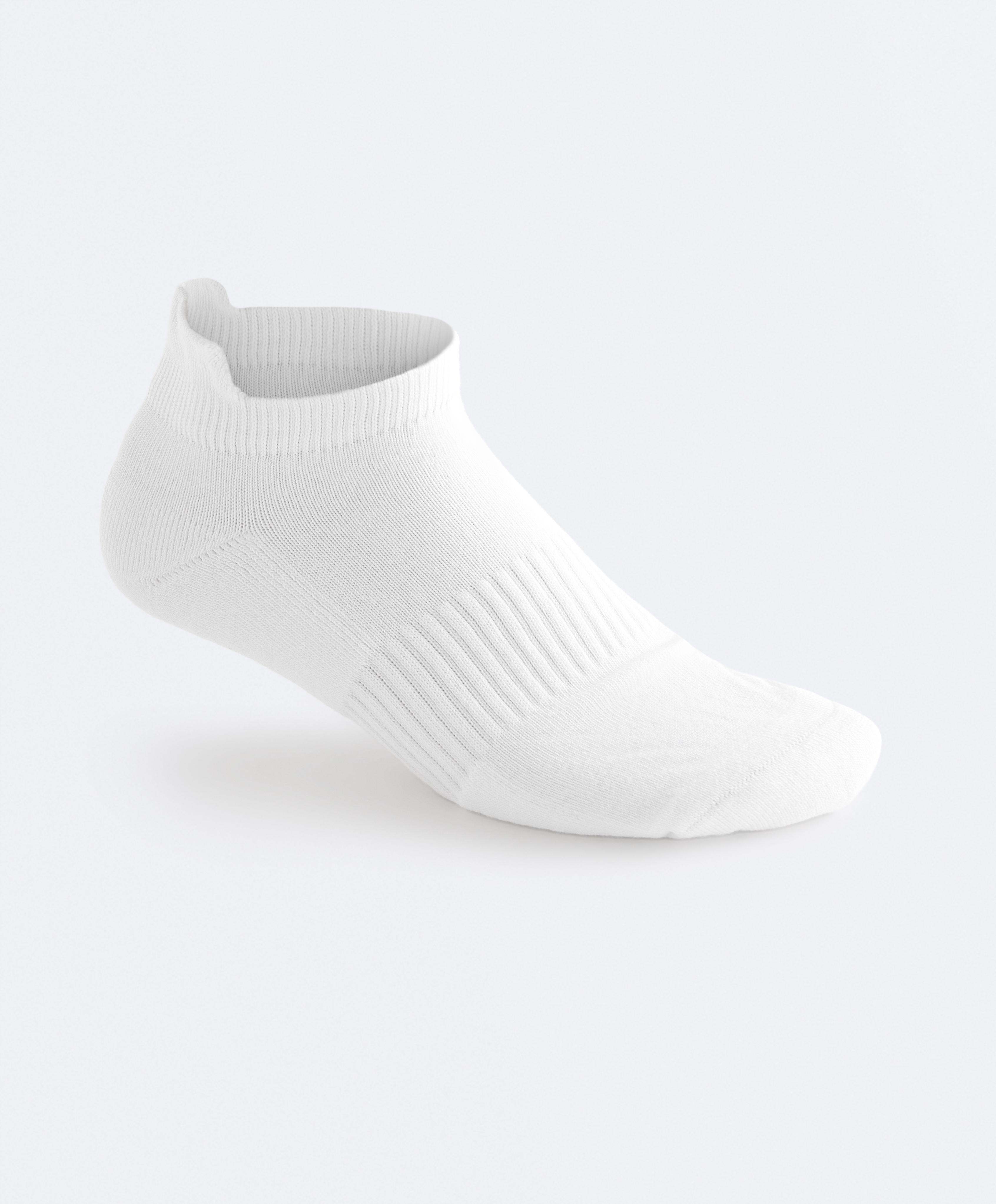 3 pairs of cotton blend sports sneaker socks with heel tab — WHITE