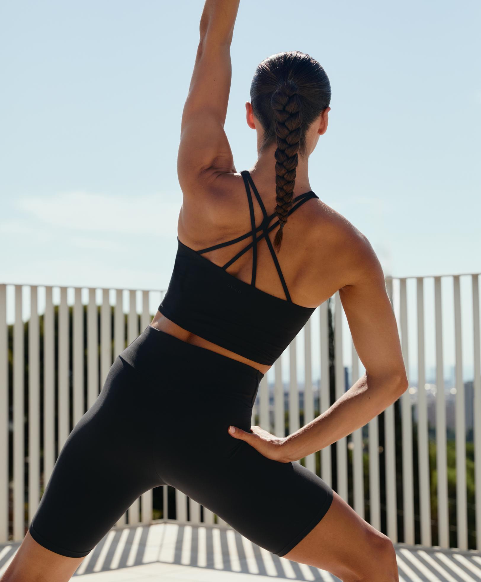 Comfortlux strappy tank top with cups — BLACK