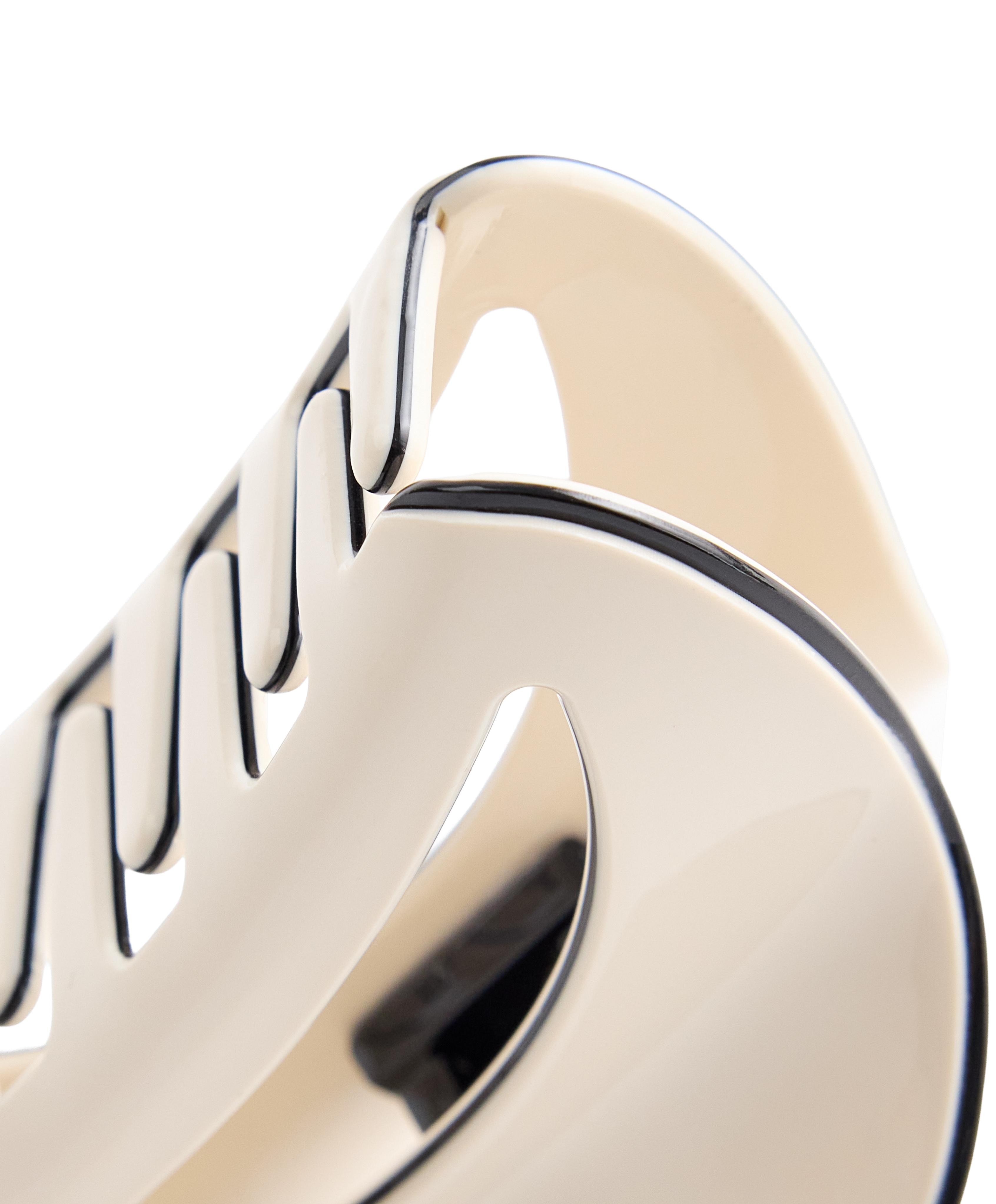 Large piping hair clip — CREAM