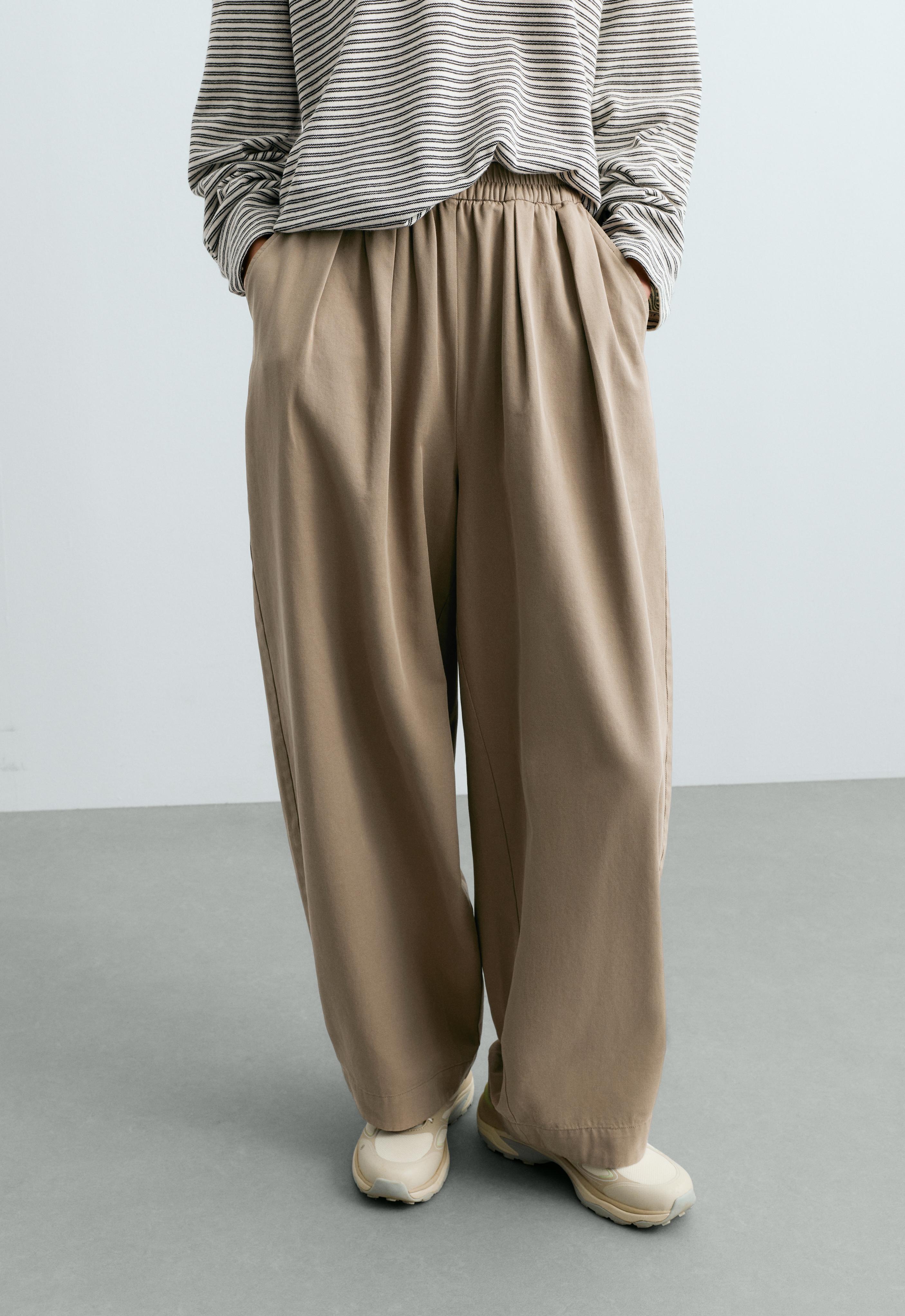 Tapered-Hose mit Falten aus 91 % Baumwolle und 9 % Wolle