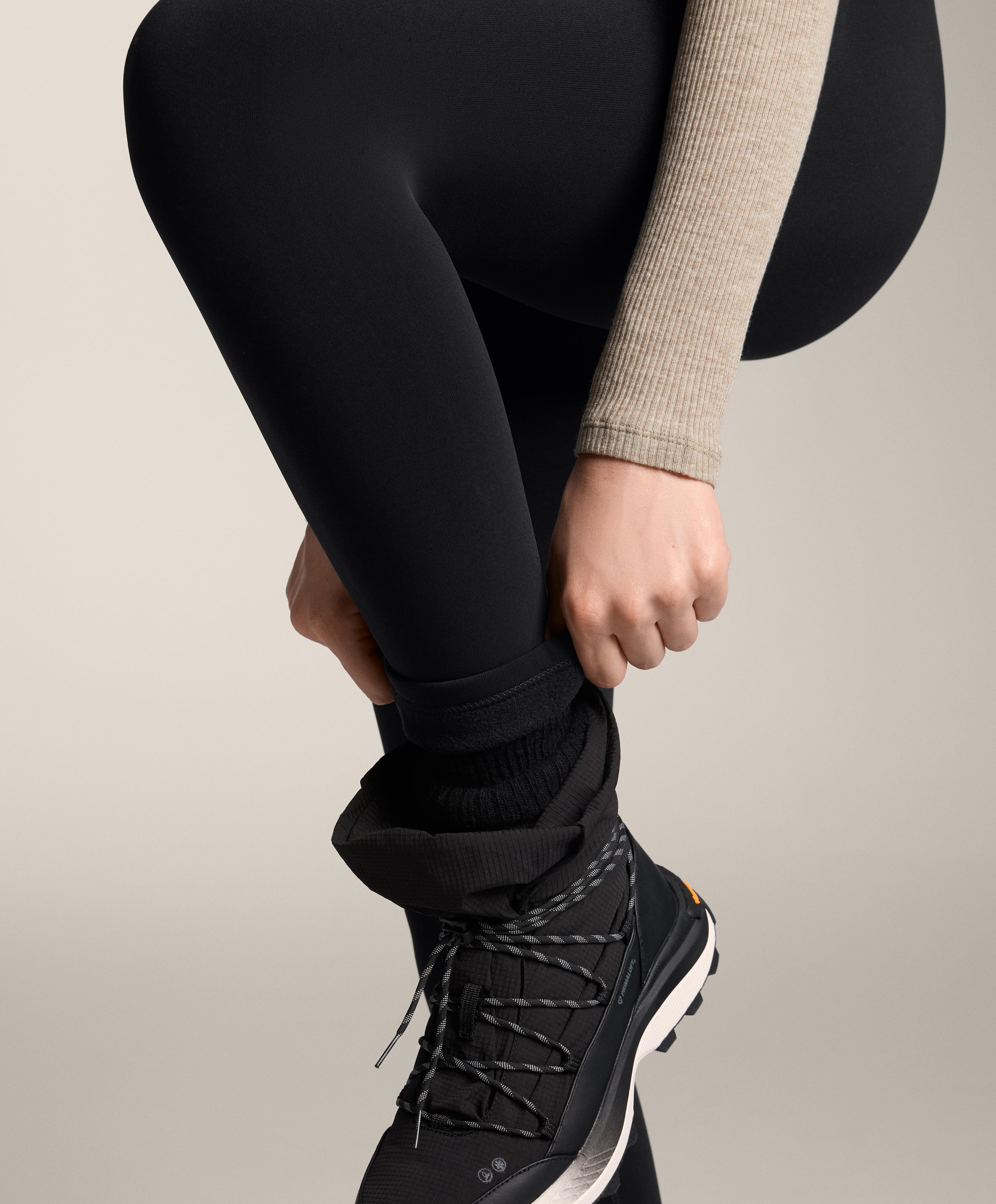 Super-high-rise seamless extra-warm 70cm ankle-length leggings — BLACK