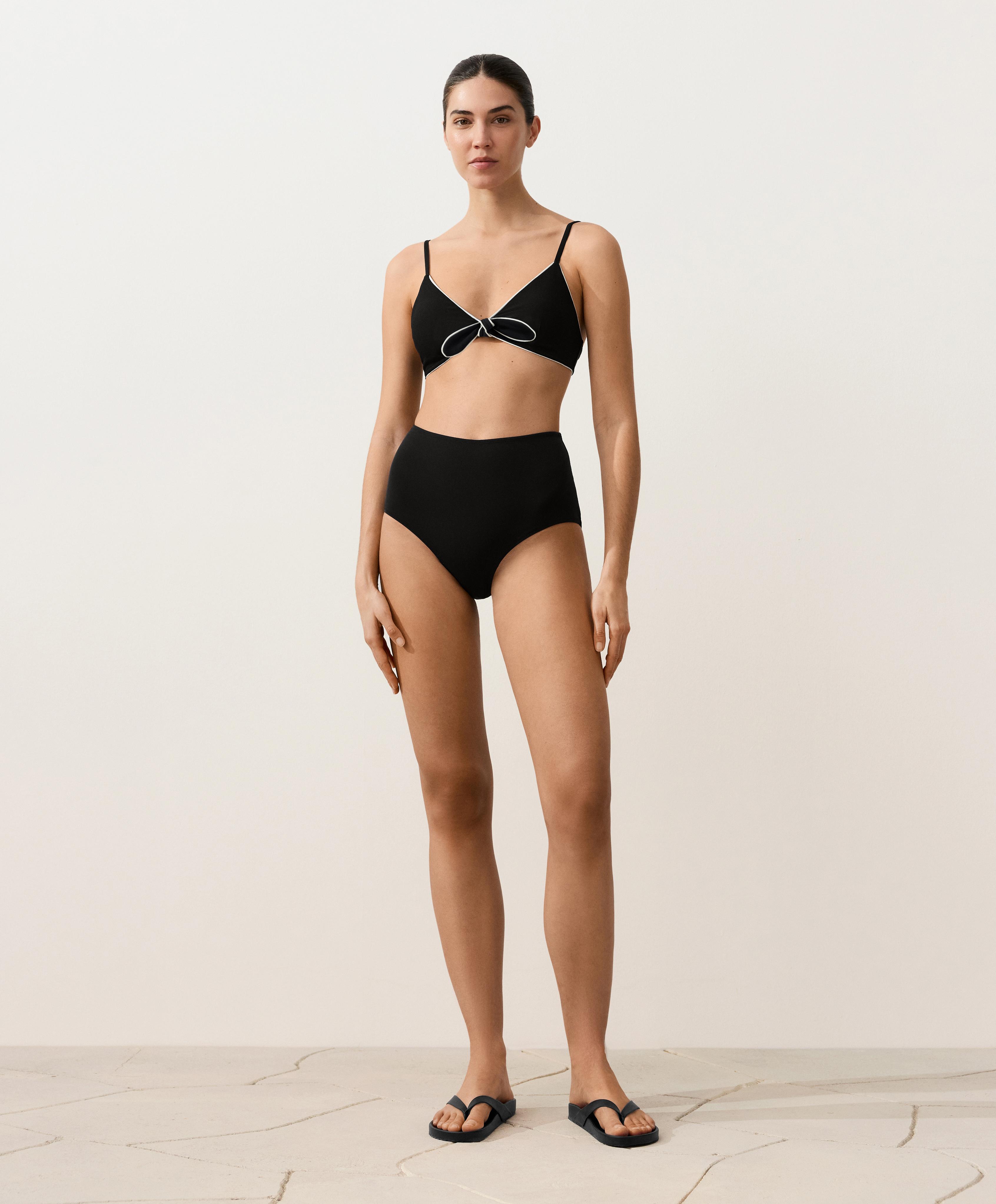 Bikinitrosa hög midja formpressande effekt