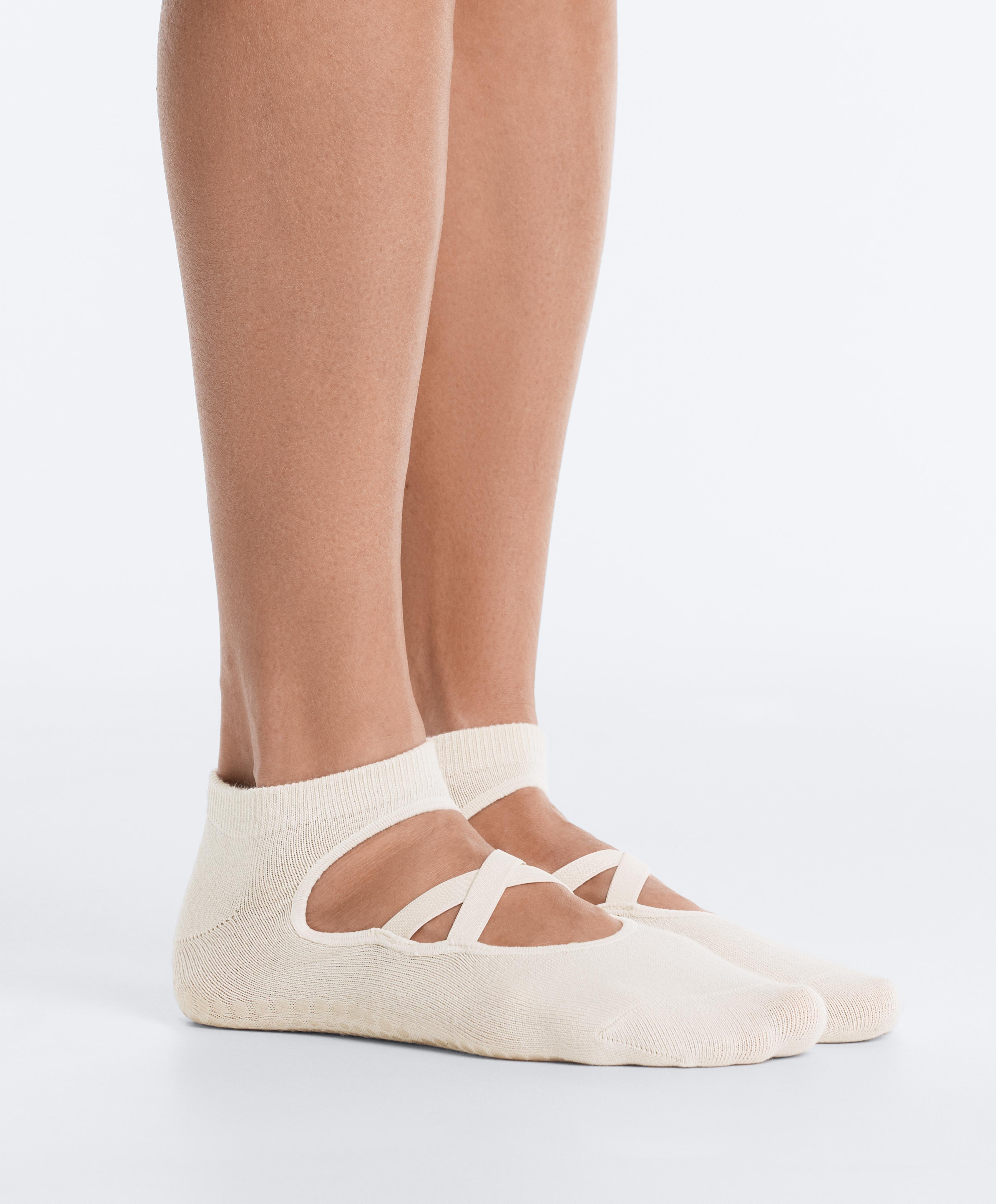 2 pairs of cotton blend yoga and Pilates socks with crossover straps — PALE PINK