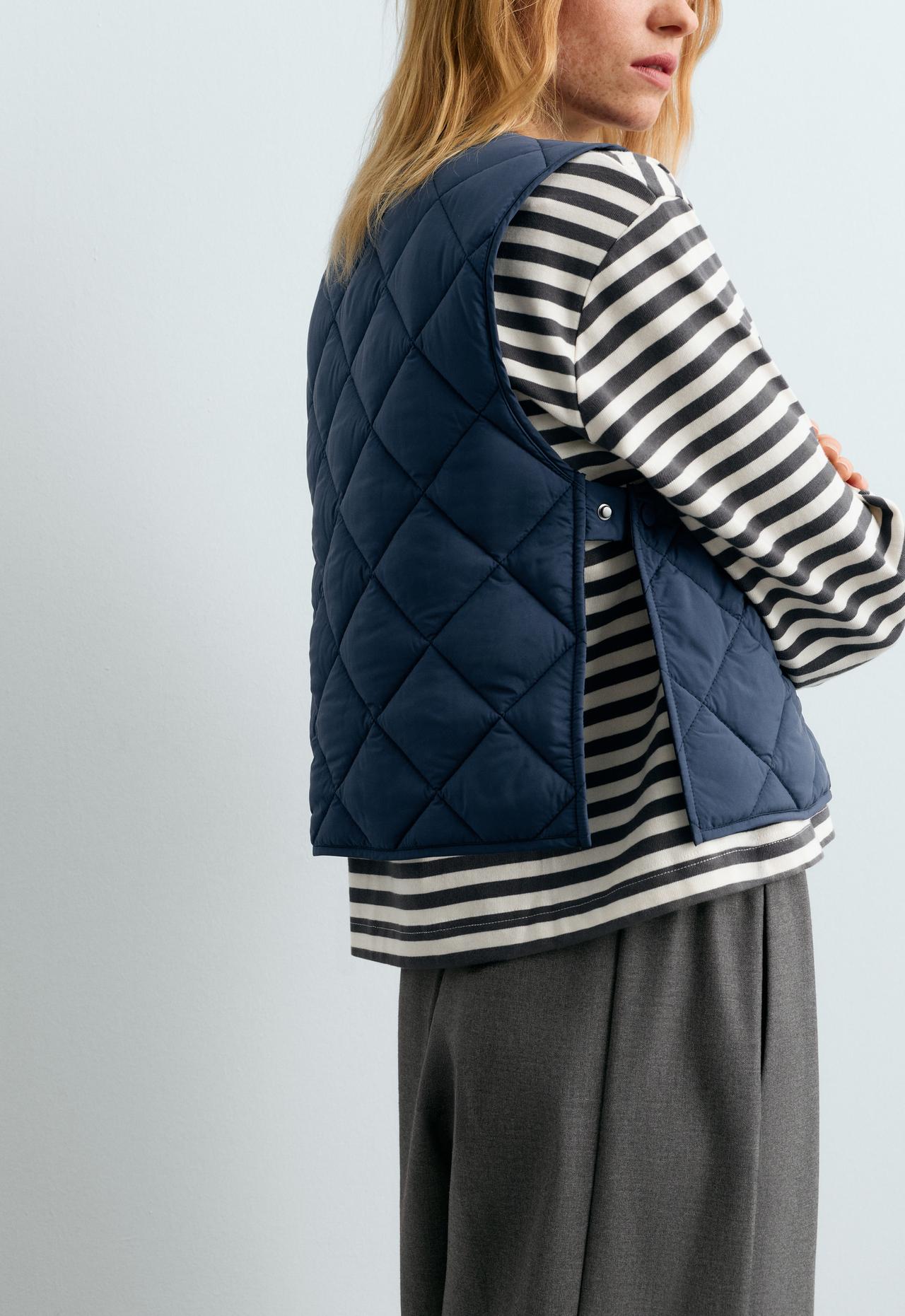 Diamond quilted gilet — NAVY BLUE
