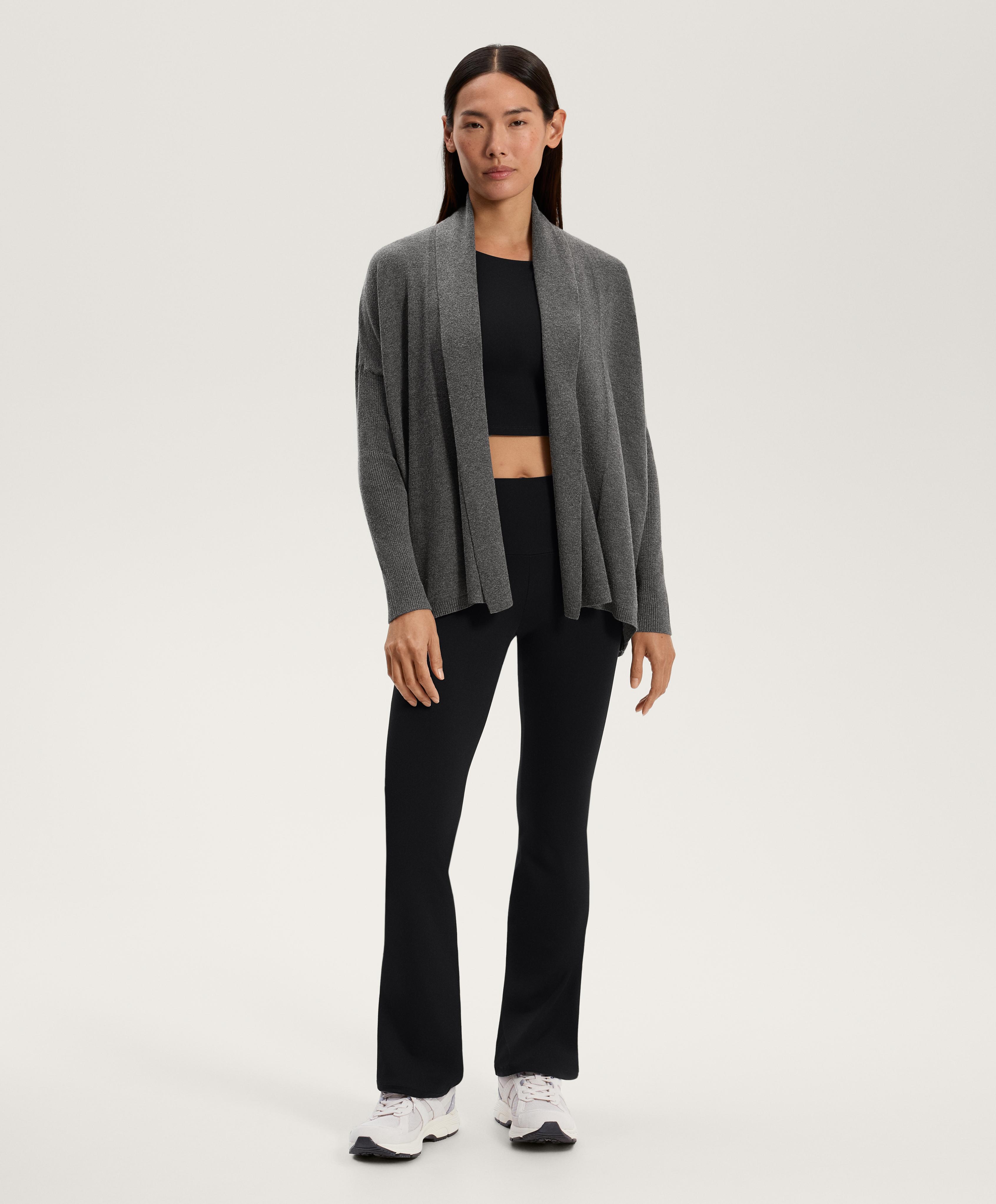 Adīta jaka ar ribu detaļām - Izpārdošana Adīta jaka ar ribu detaļām - Izpārdošana